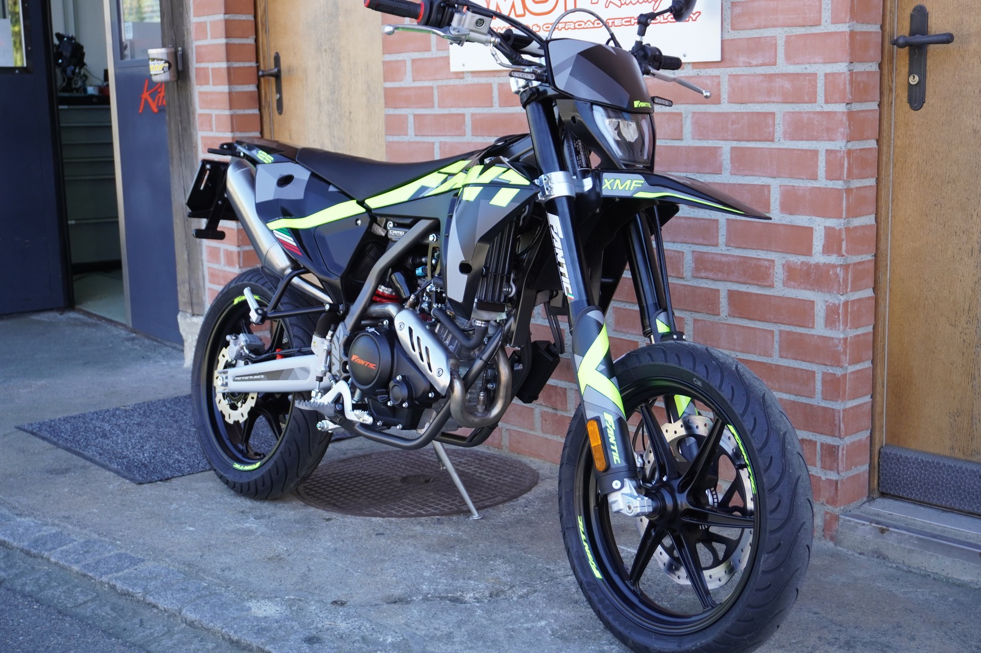 FANTIC XMF 125 2025 performance-image-1