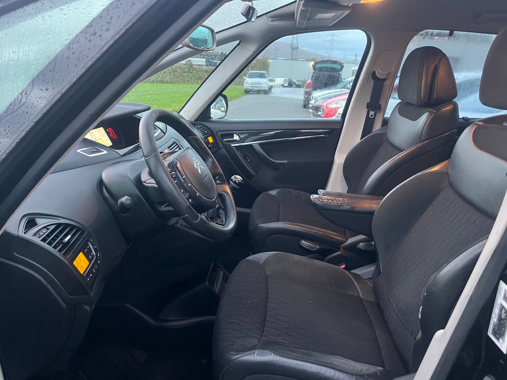 CITROEN Grand C4 Picasso 2.0 HDI Exclusive-image-14
