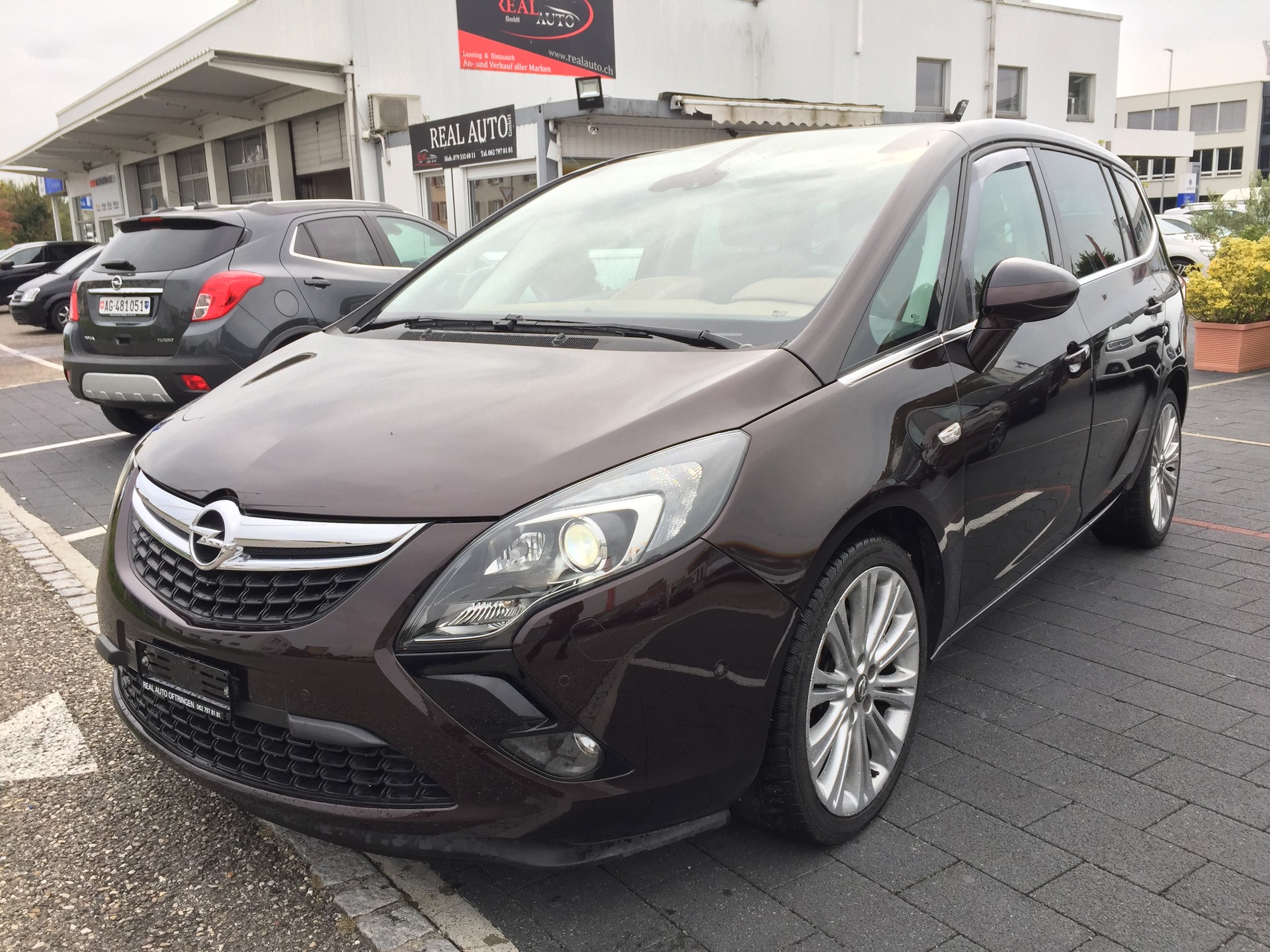 OPEL Zafira Tourer 1.6i 16V Turbo Cosmo Automatic-image-2