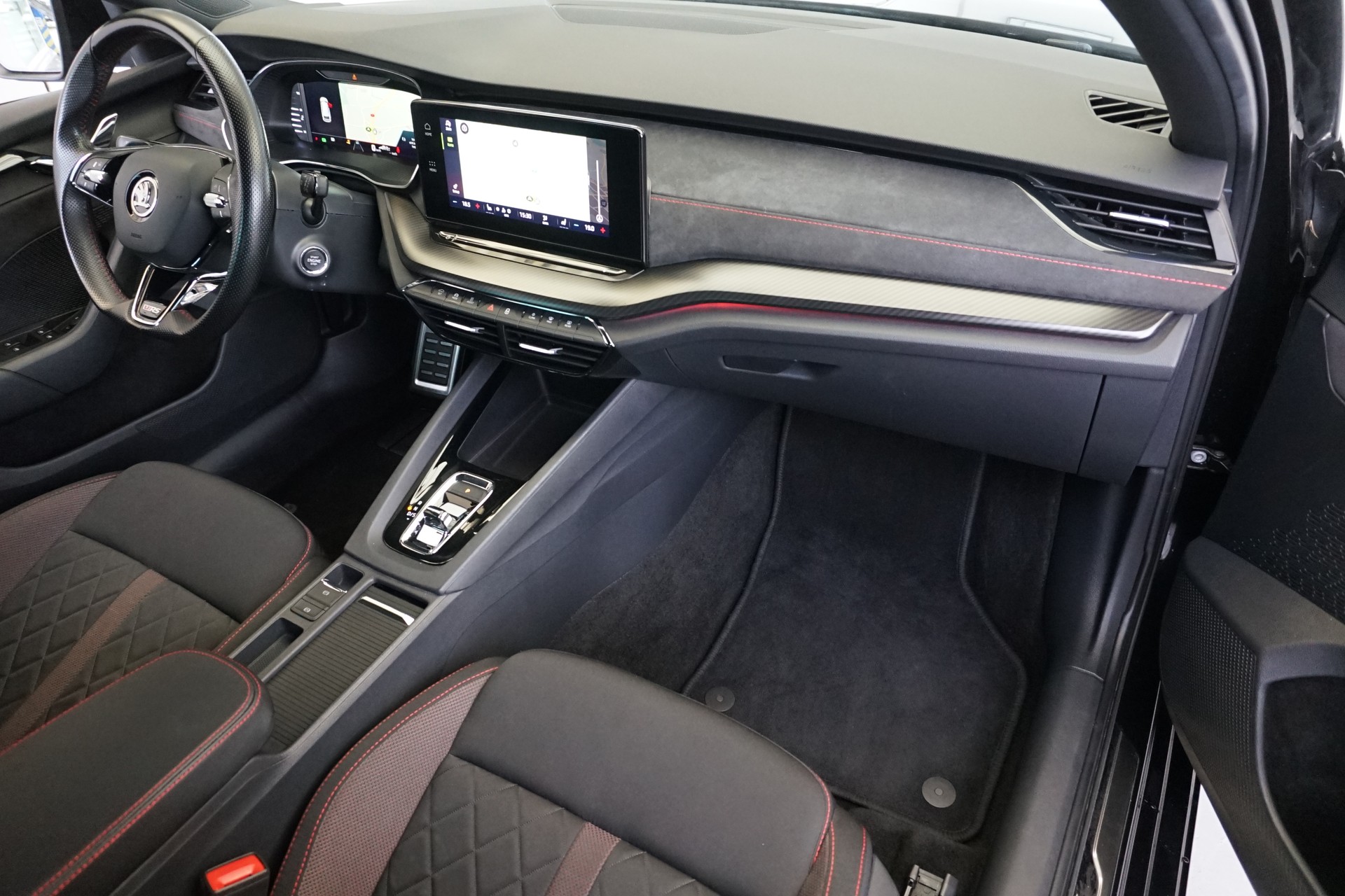 SKODA Octavia RS Combi 2.0 TSI DSG 245PS-image-19