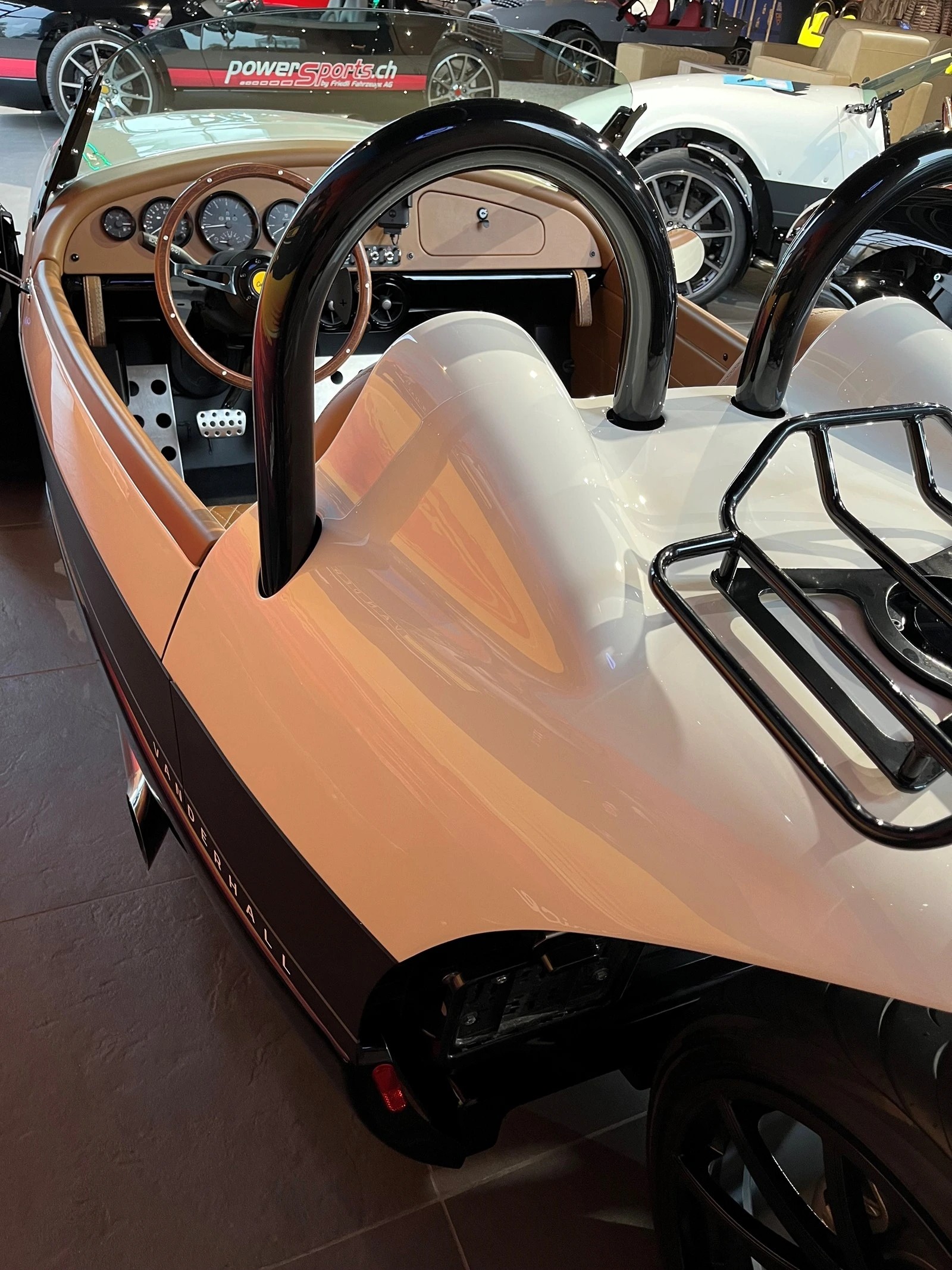 VANDERHALL Carmel GT-image-9