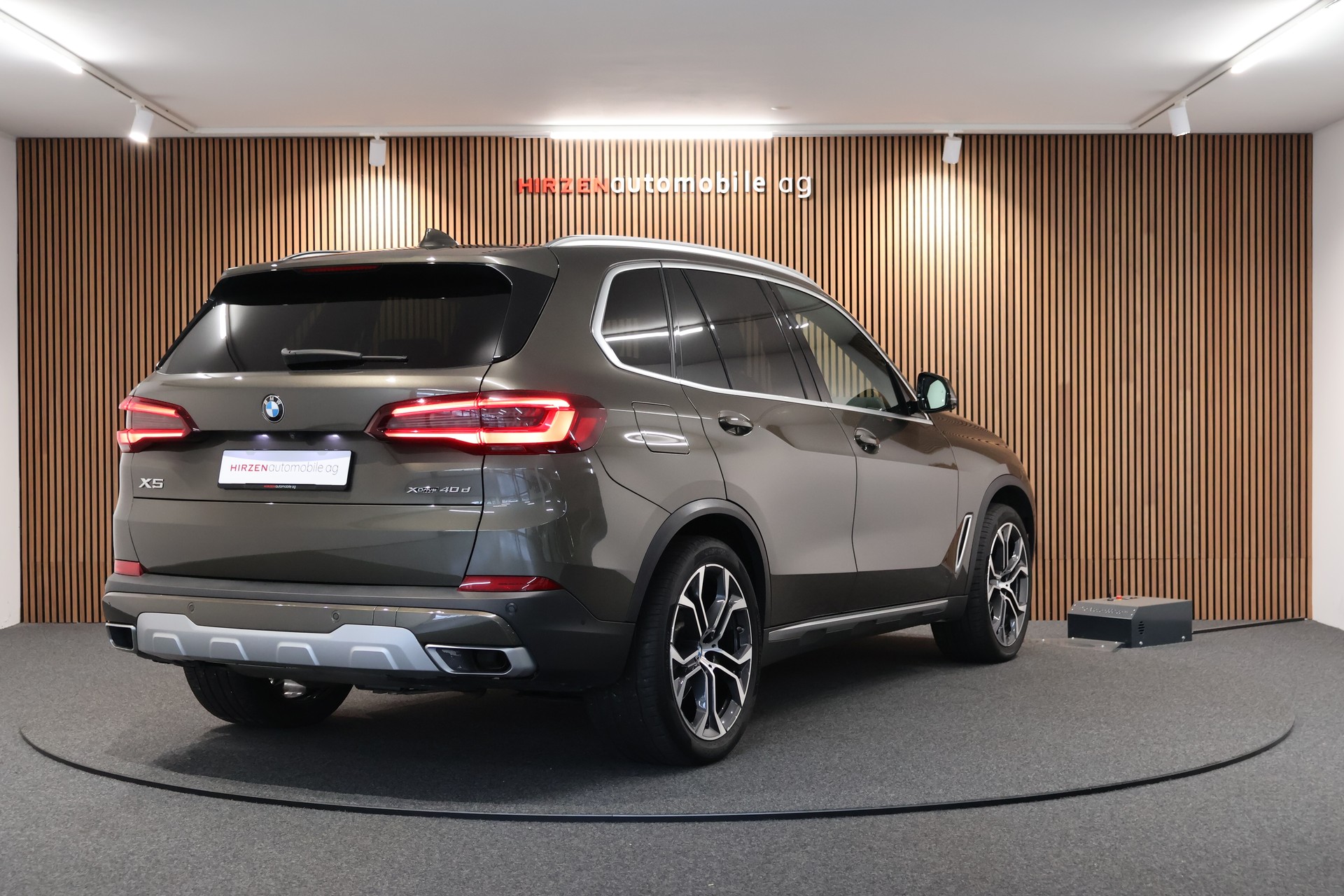 BMW X5 xDrive 48V 40d xLine Steptronic 7 Platz-image-4