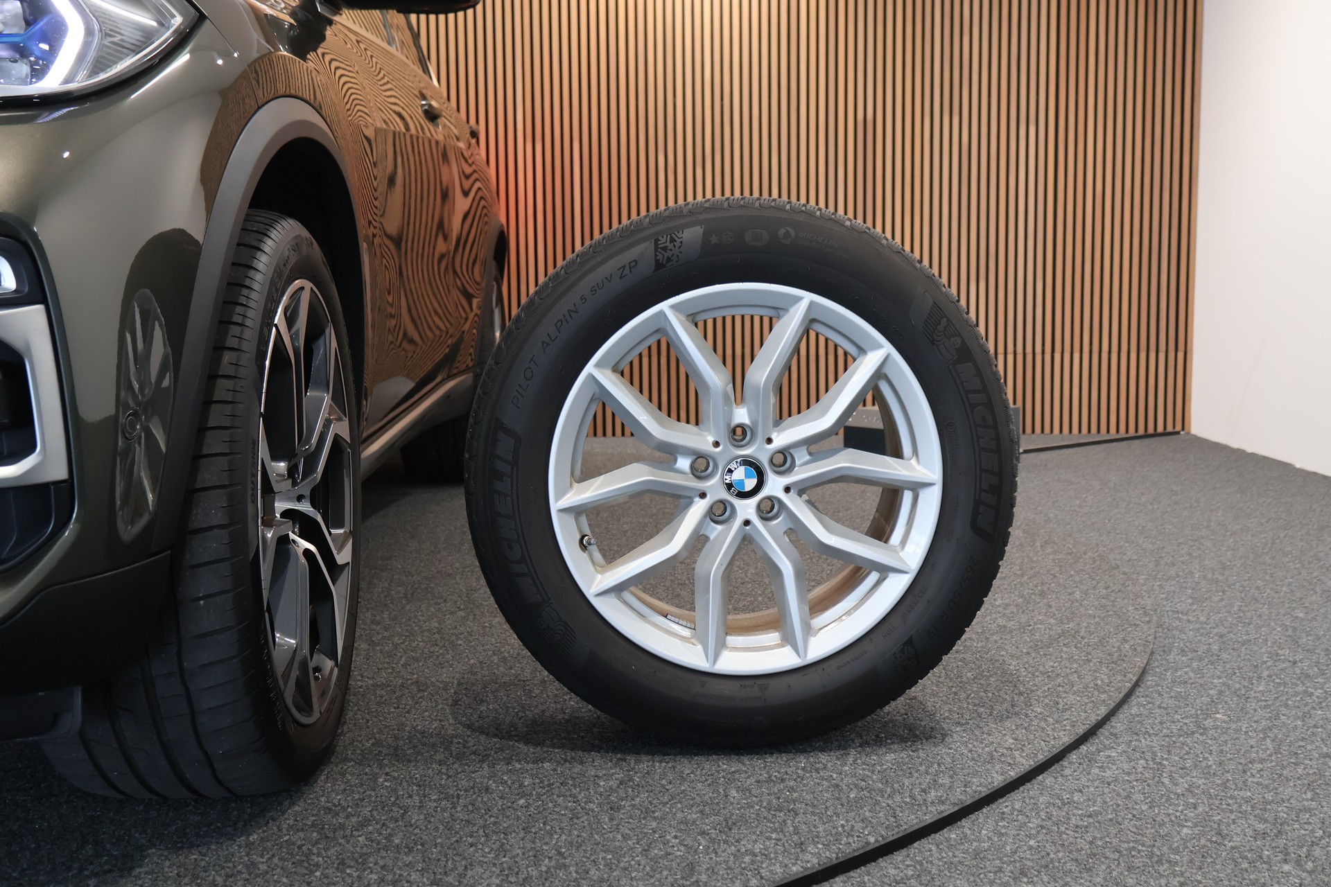 BMW X5 xDrive 48V 40d xLine Steptronic 7 Platz-image-27