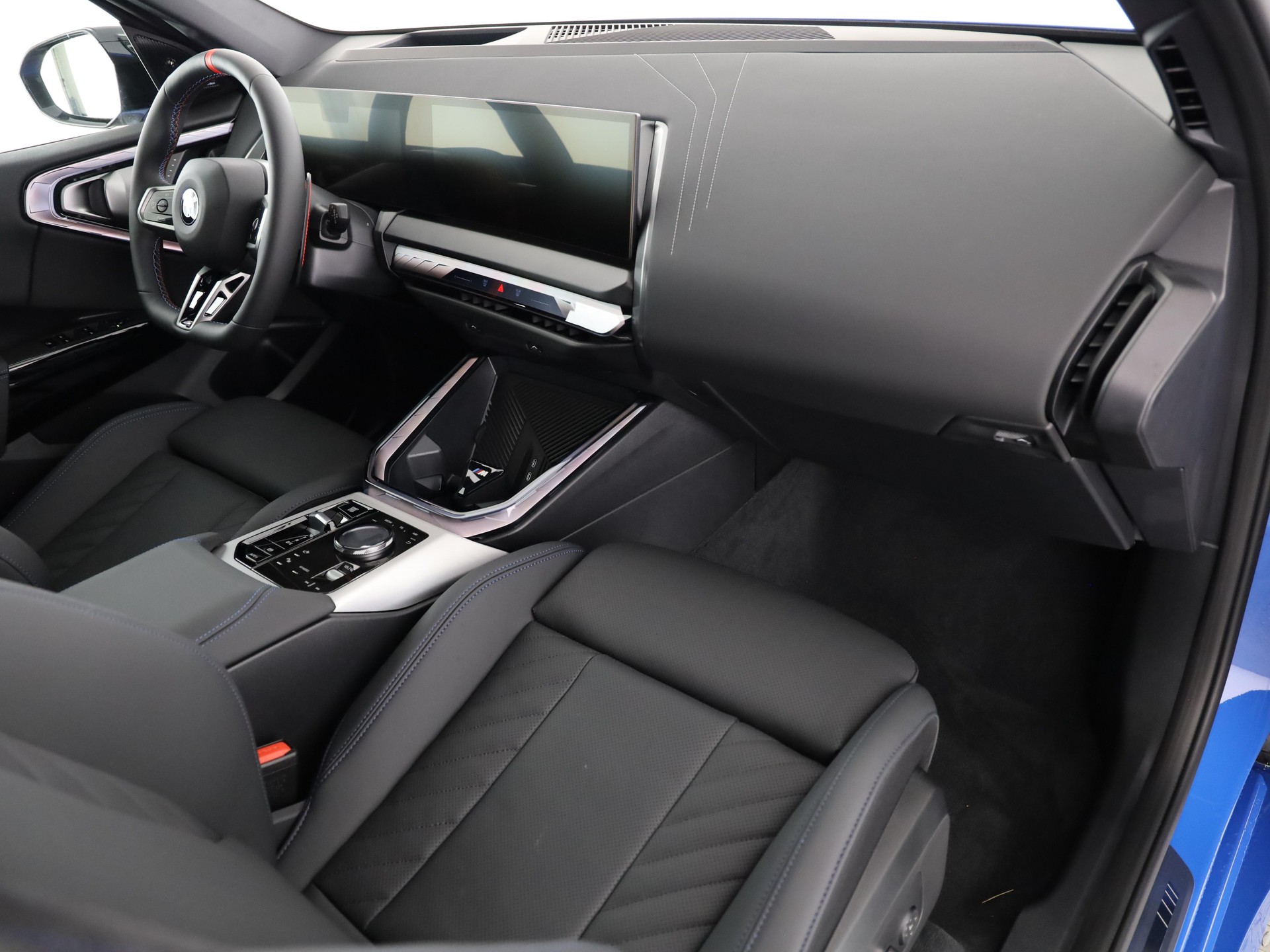 BMW X3 M50i-image-12