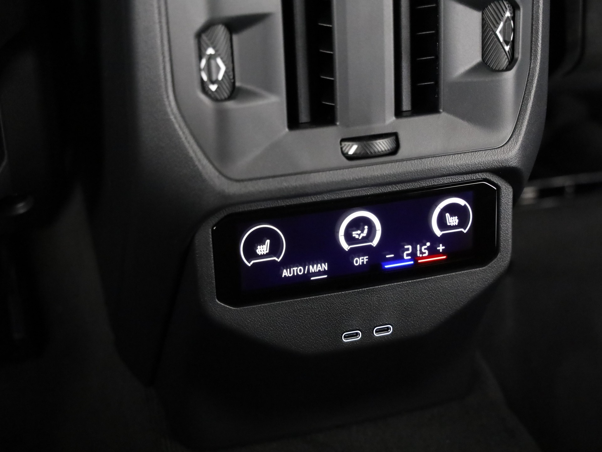 BMW X3 M50i-image-19