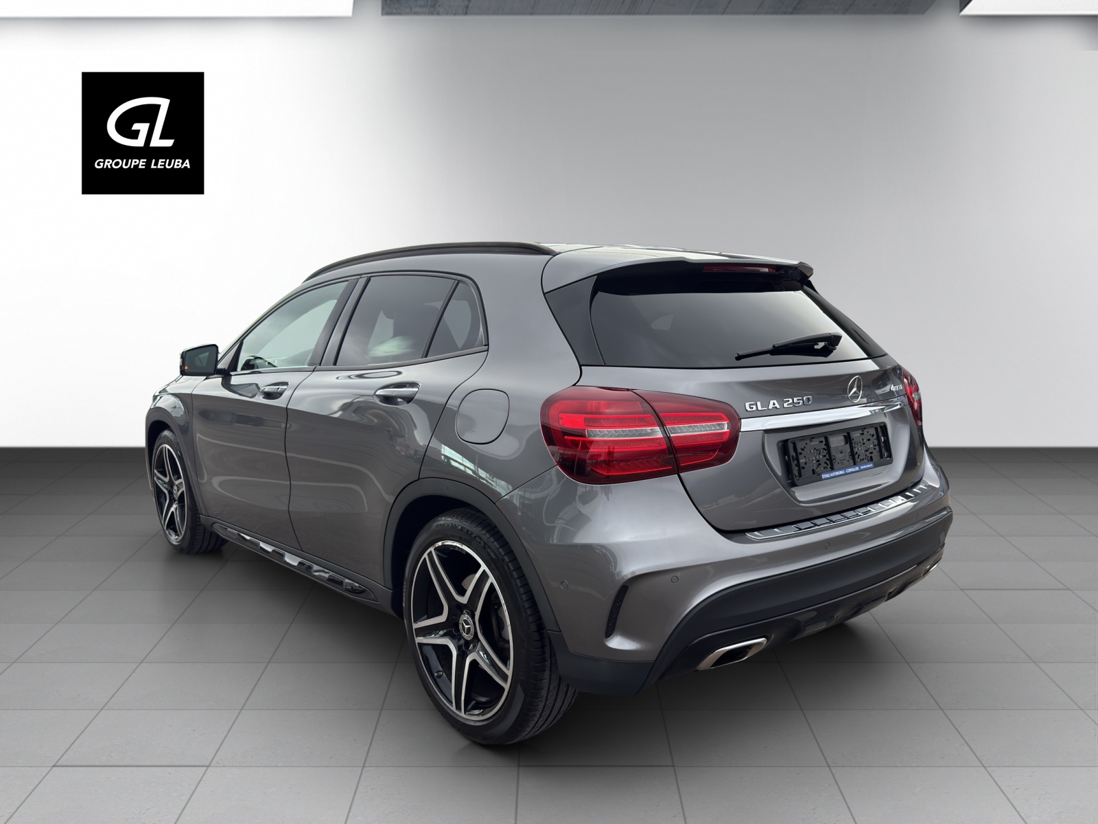 MERCEDES-BENZ GLA 250 AMG Line 4Matic-image-1