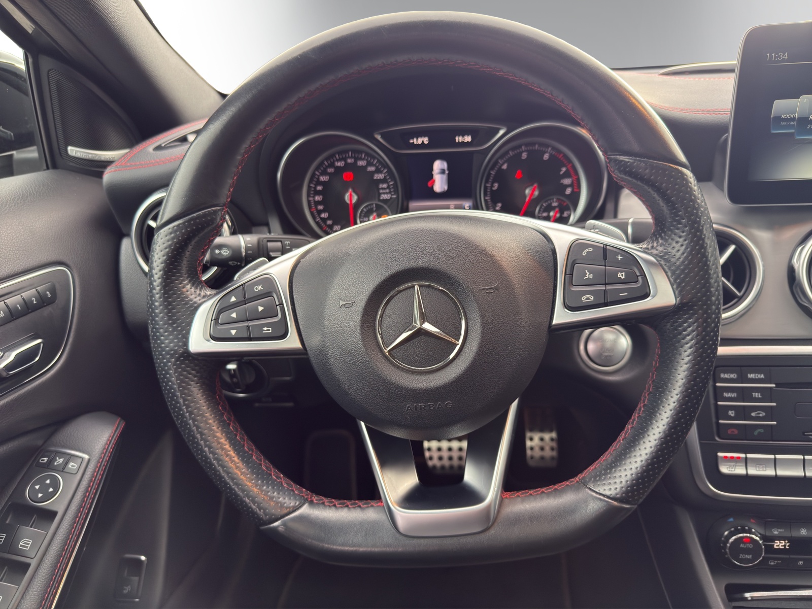 Image MERCEDES-BENZ GLA-250 GLA 250 AMG Line 4Matic