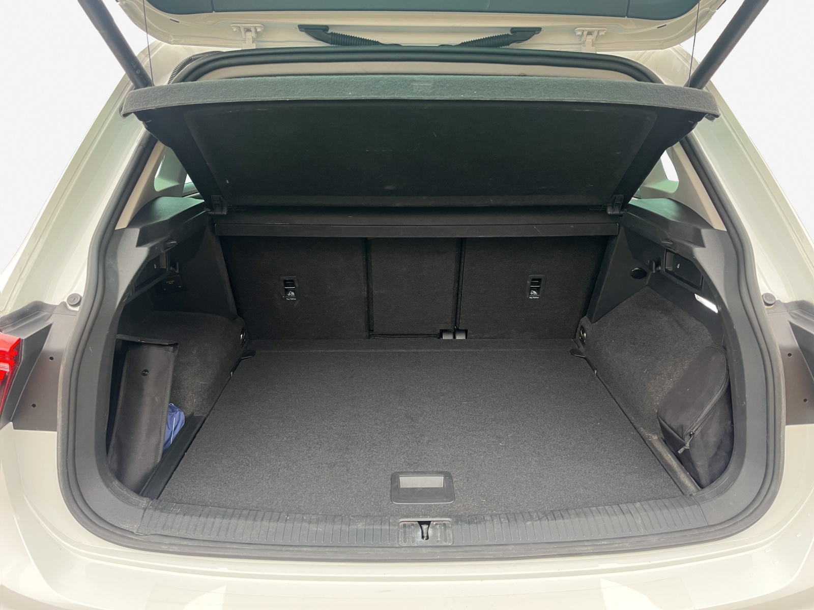 VW Tiguan 2.0 TDI SCR Elegance 4Motion DSG-image-12