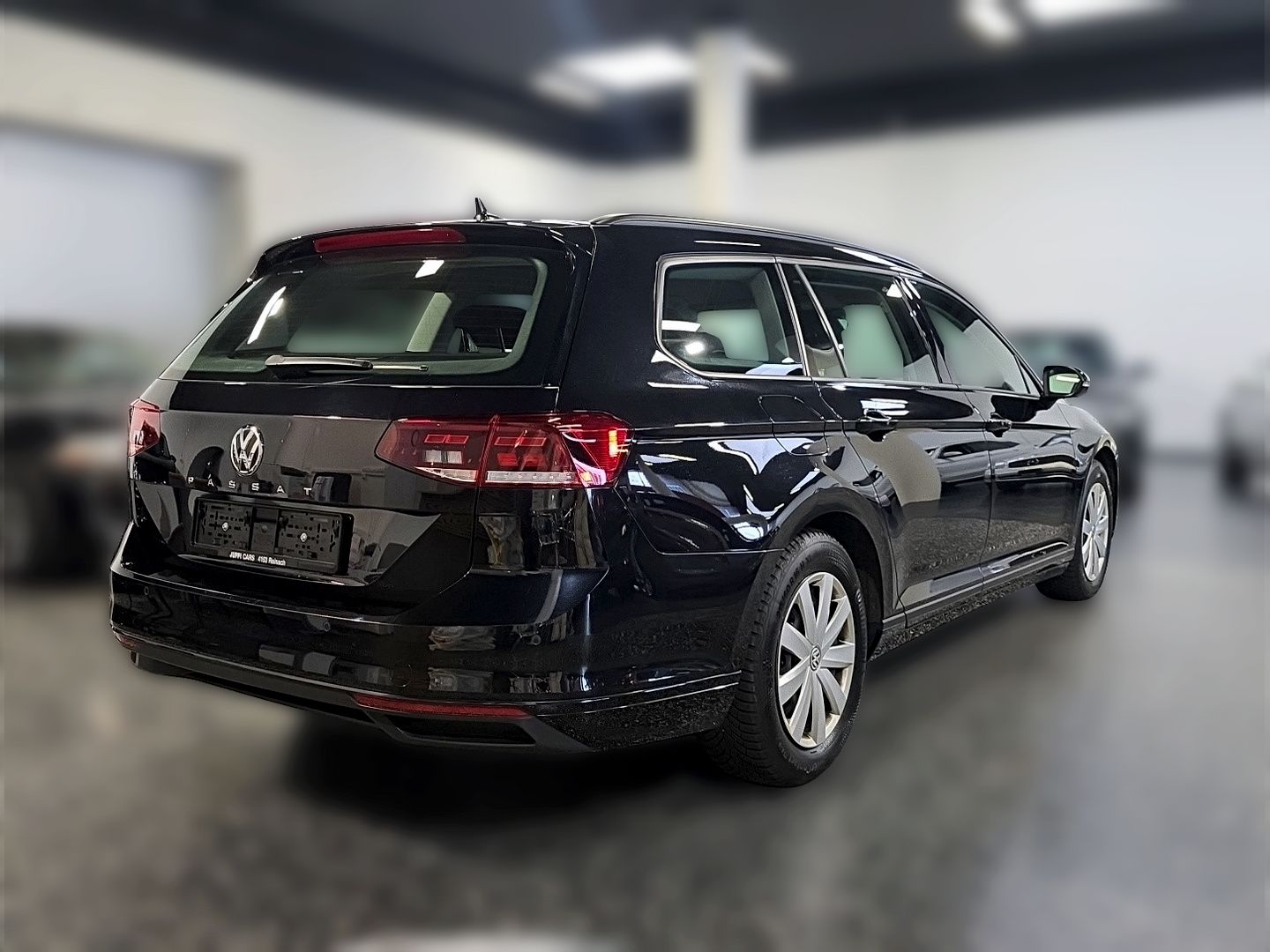 VW Passat 2.0 TDI BMT Business DSG-image-3