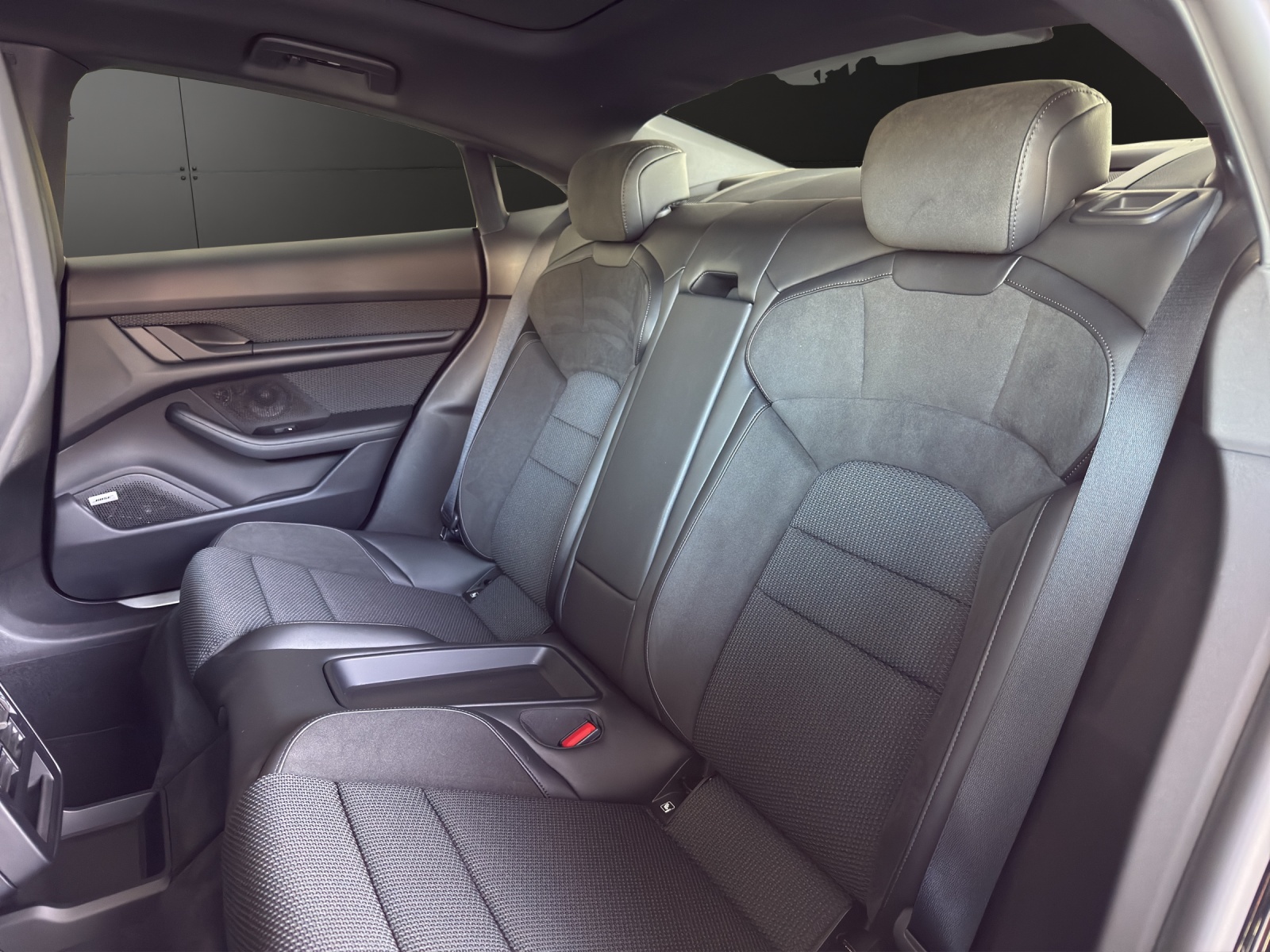 PORSCHE Taycan 4S Performance Upgarde mit Porsche Approved bis 11.2026-image-8