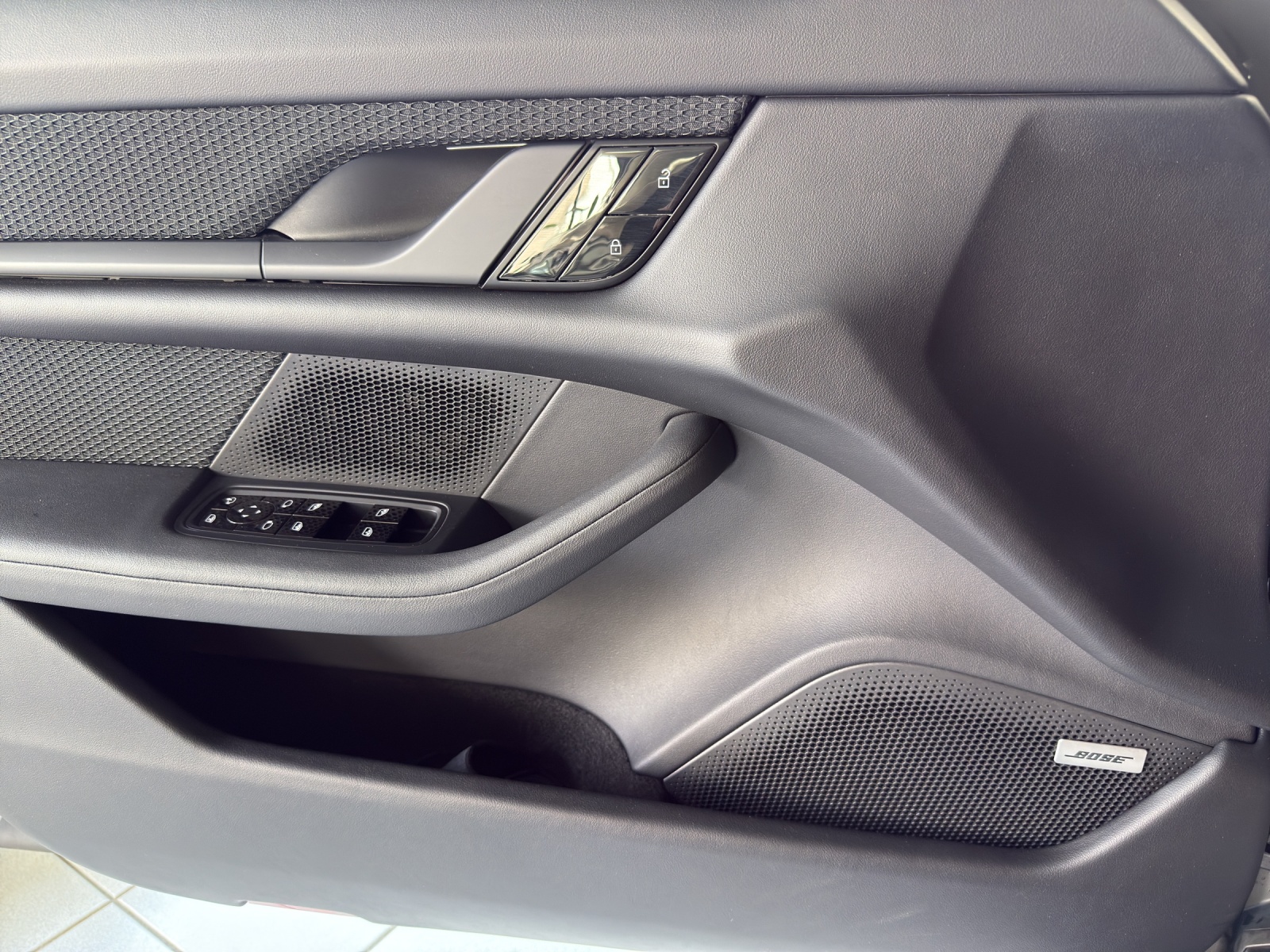 PORSCHE Taycan 4S Performance Upgarde mit Porsche Approved bis 11.2026-image-7