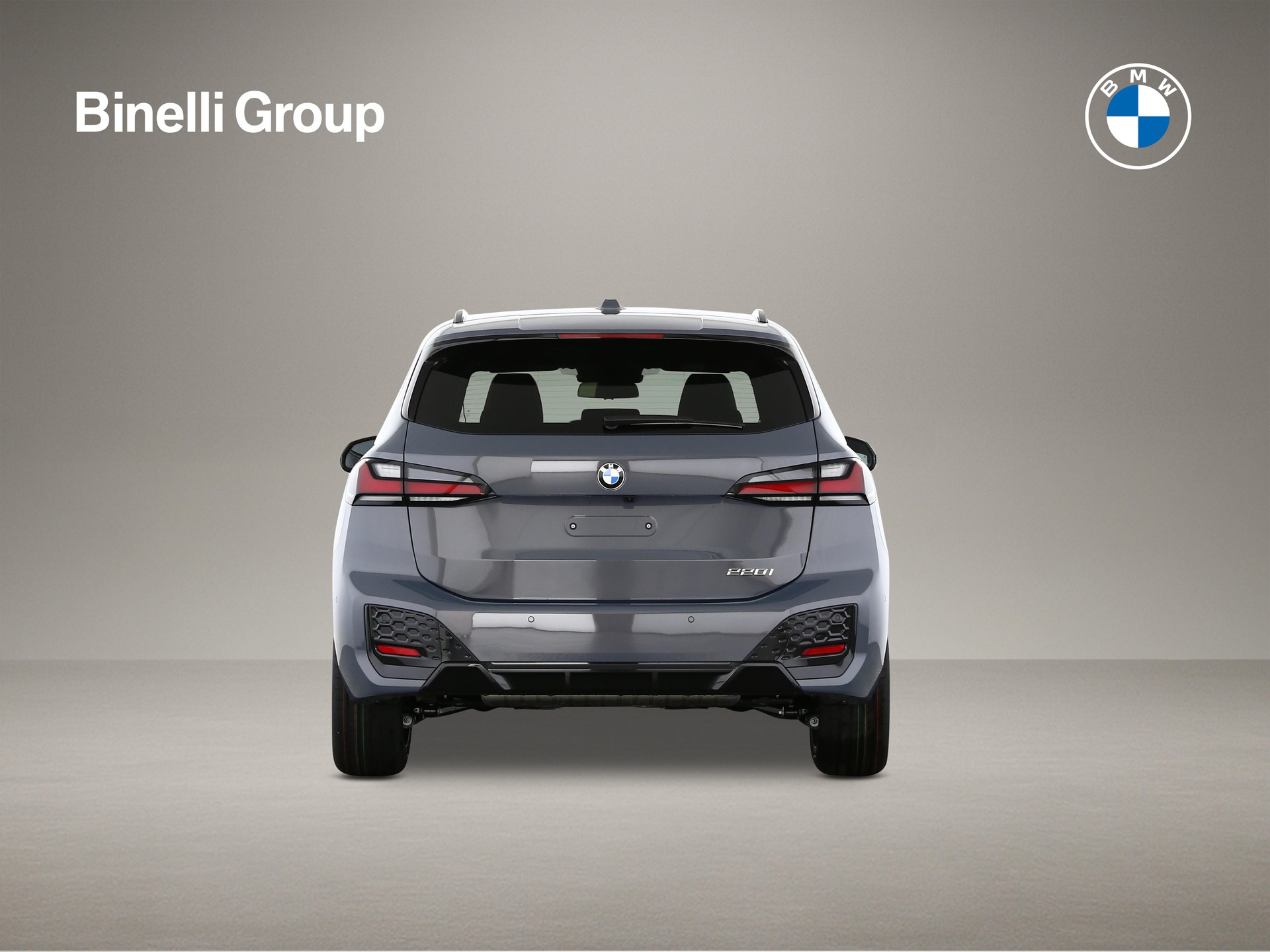 BMW 220i Active Tourer-image-3