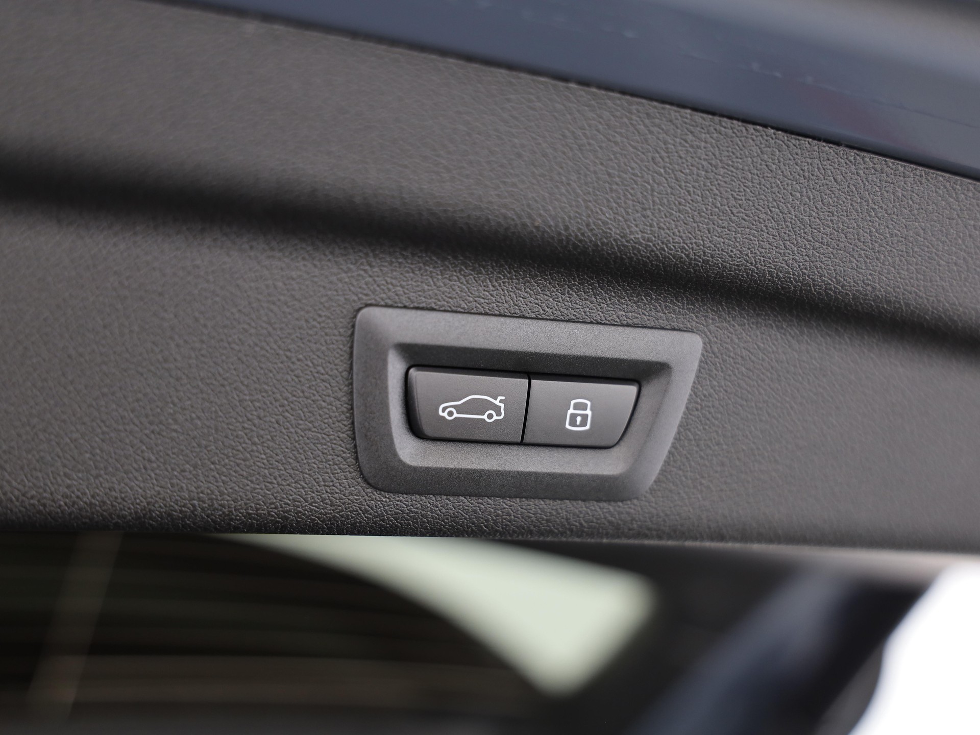 BMW 220i Active Tourer-image-7