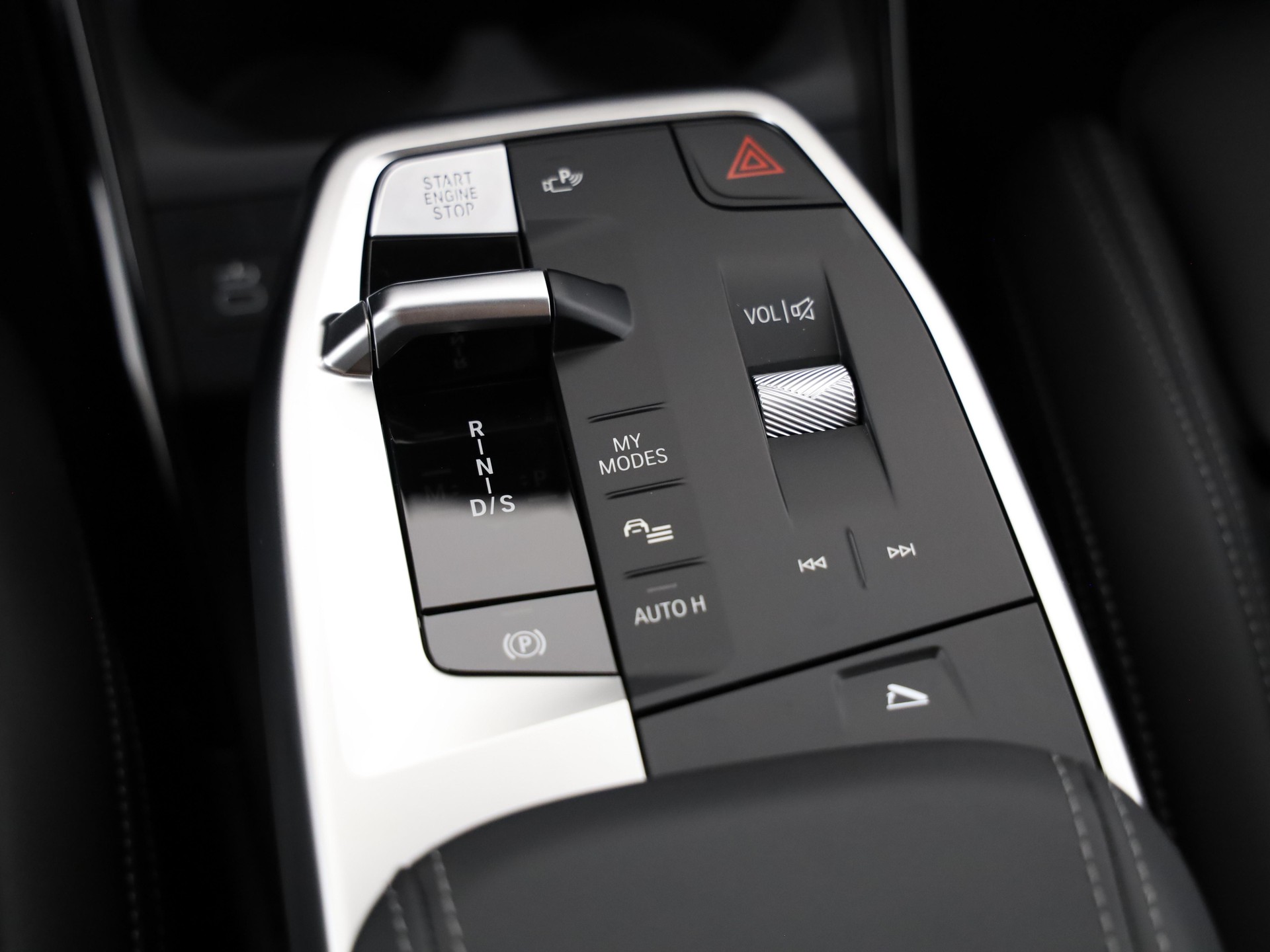 BMW 220i Active Tourer-image-15