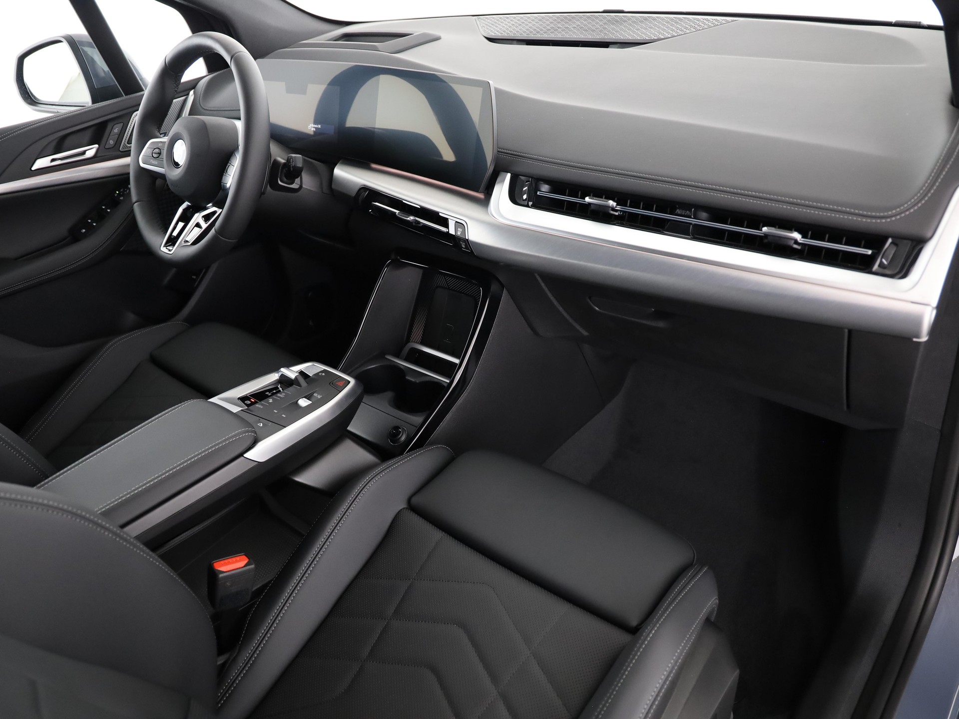 BMW 220i Active Tourer-image-12