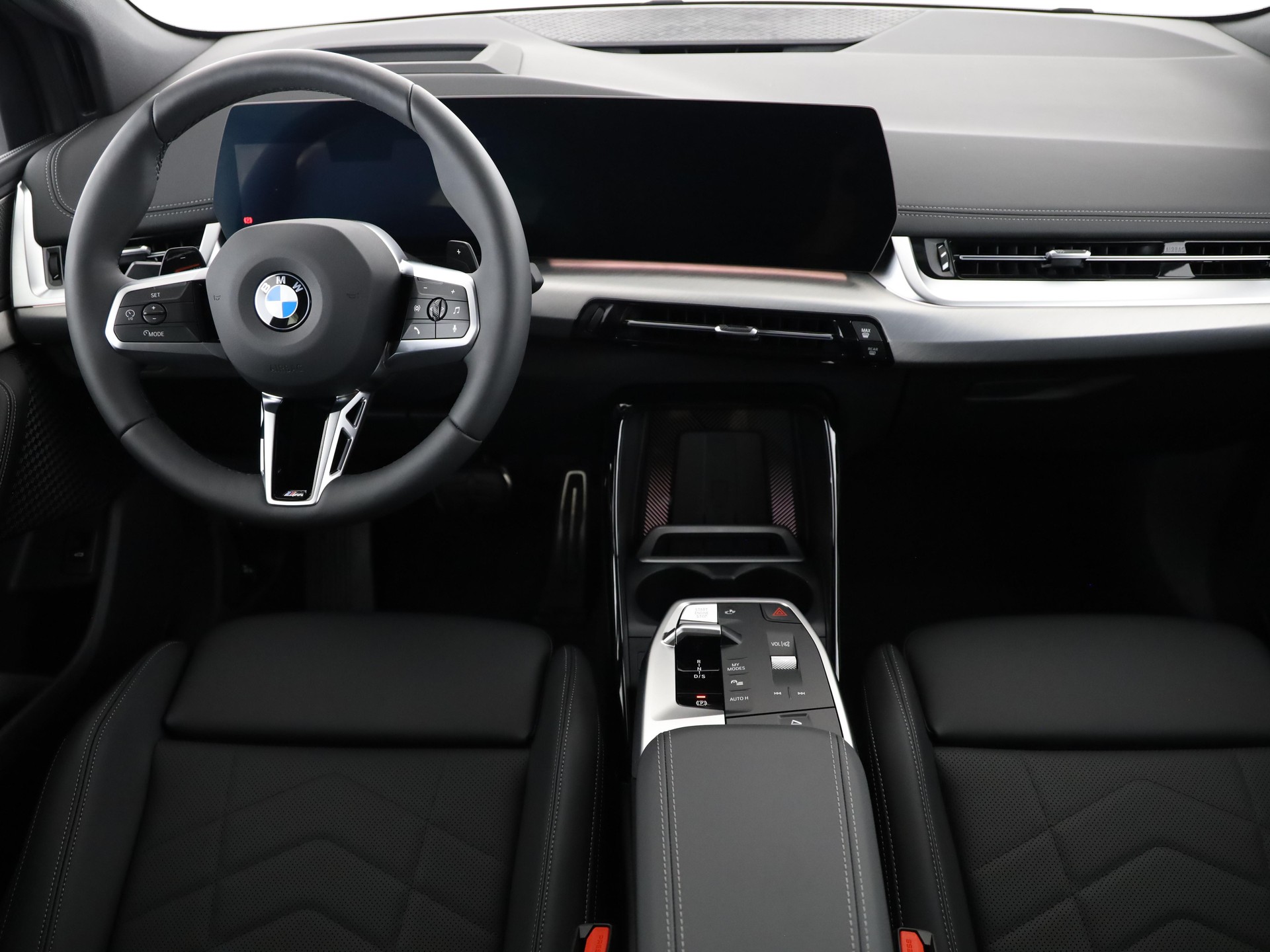 BMW 220i Active Tourer-image-14