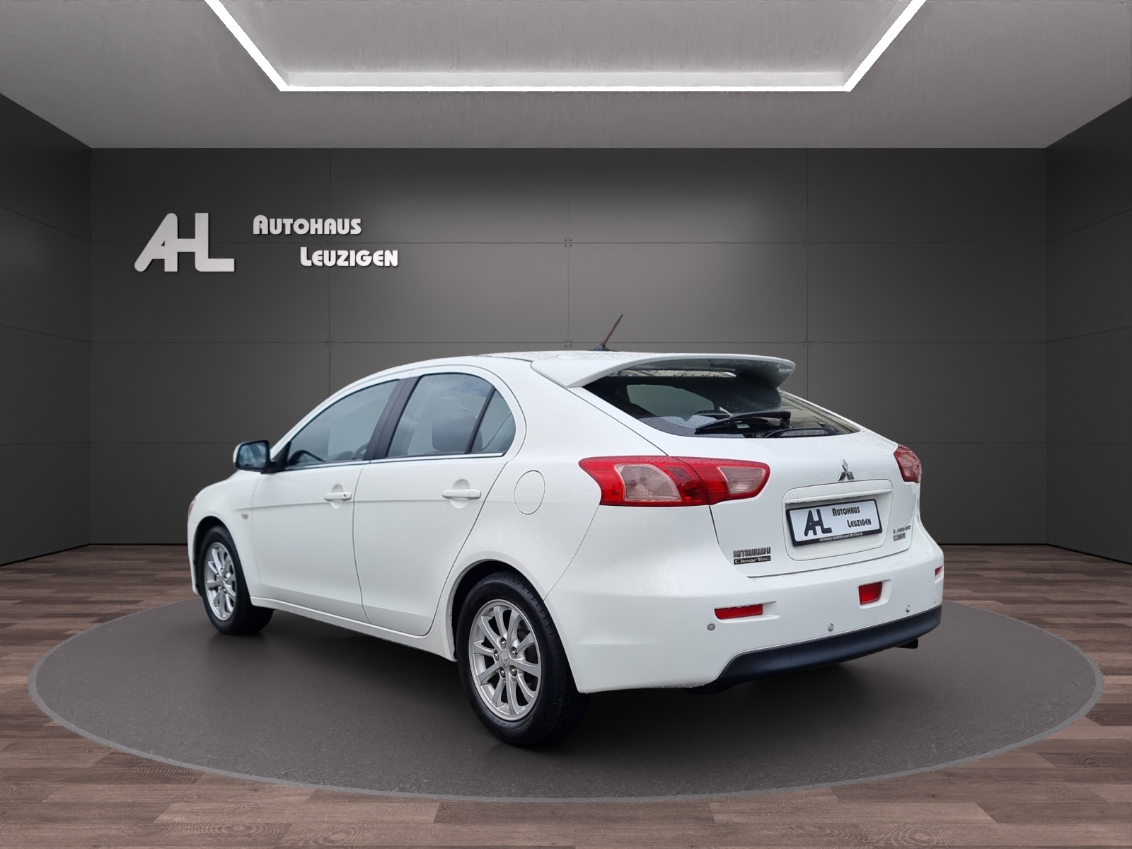 MITSUBISHI Lancer Sportback 1.6 Jubilé35-image-2