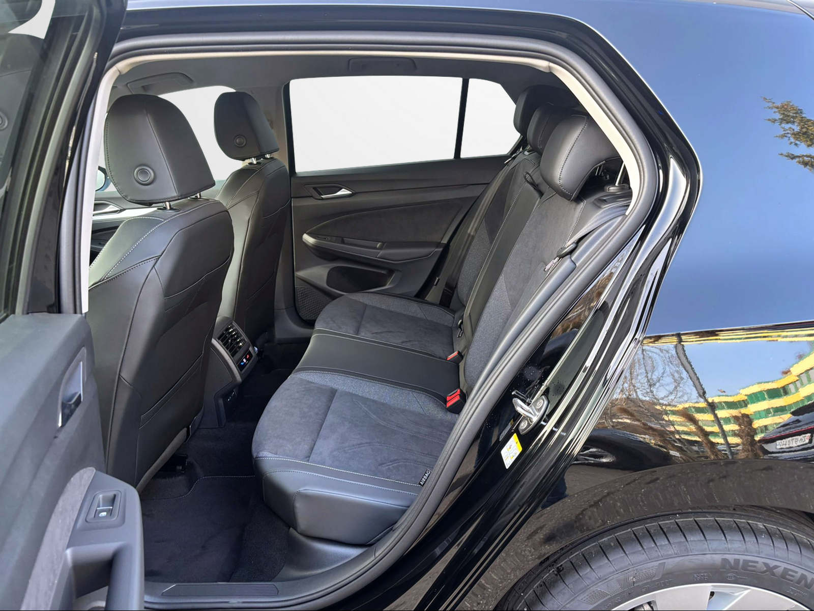 VW Golf United 1.5 eTSI 115PS DSG-image-9