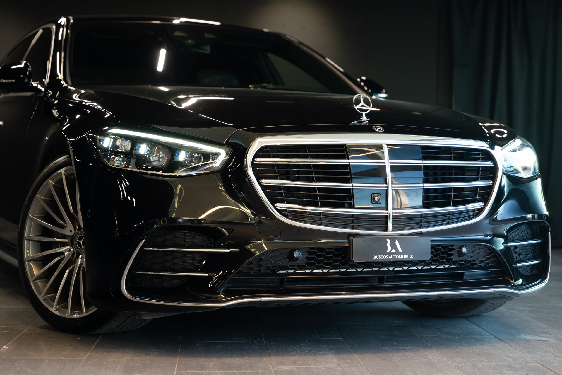 MERCEDES-BENZ S 500 L 4Matic AMG Line 9G-Tronic / 5 Plätzer / Vollausstattung / Rear View Entertainment / Burmester /-image-1
