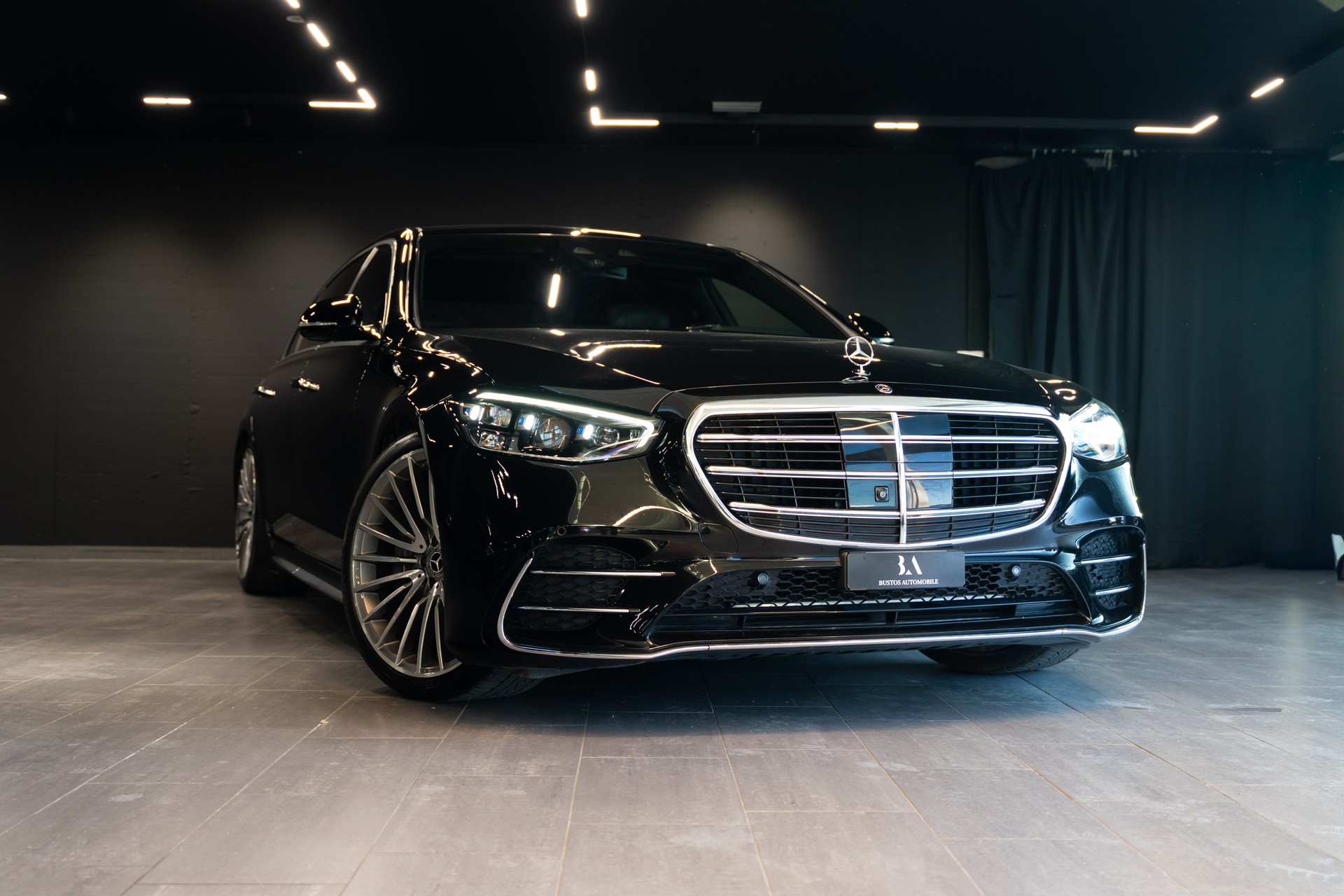 MERCEDES-BENZ S 500 L 4Matic AMG Line 9G-Tronic / 5 Plätzer / Vollausstattung / Rear View Entertainment / Burmester /