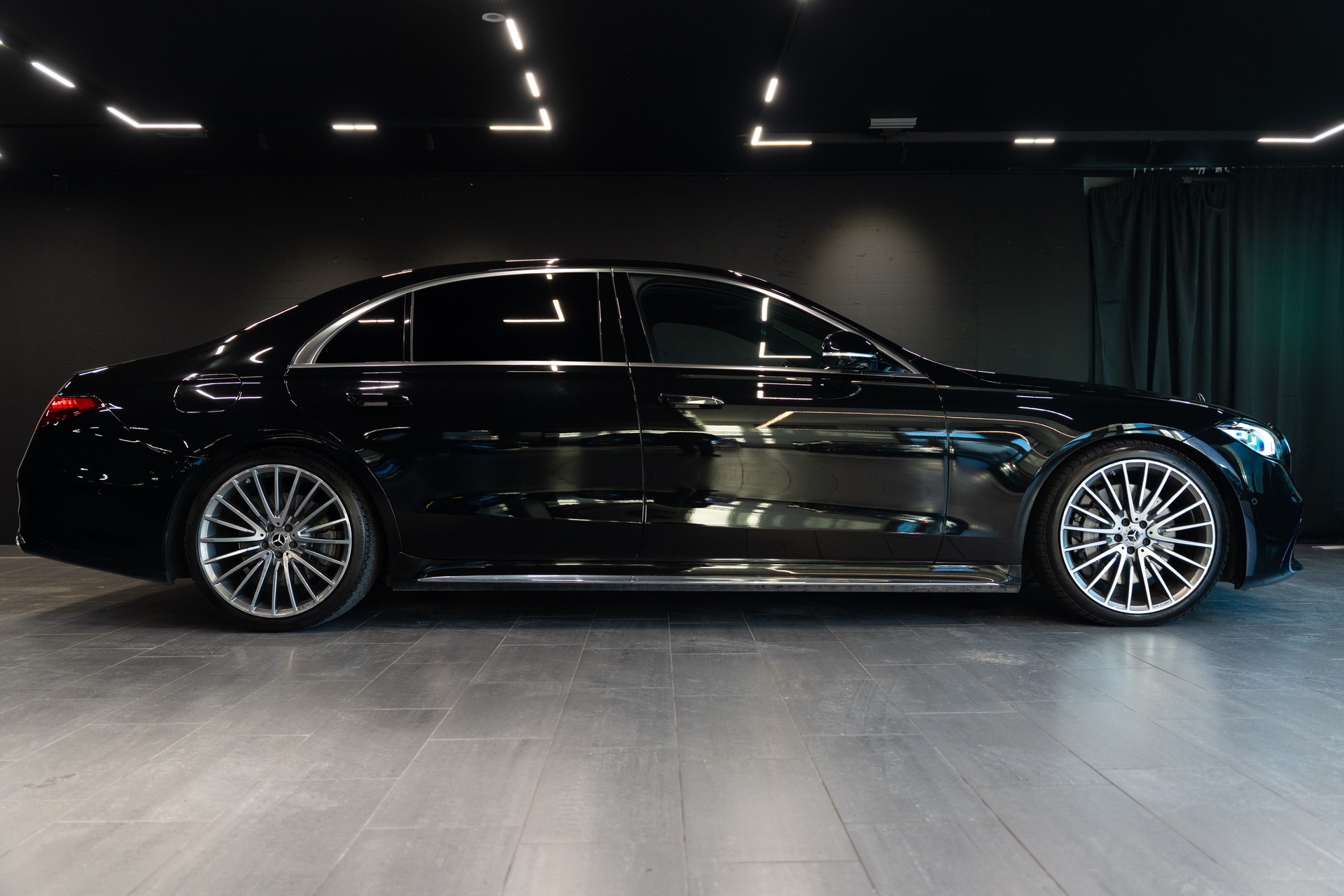 MERCEDES-BENZ S 500 L 4Matic AMG Line 9G-Tronic / 5 Plätzer / Vollausstattung / Rear View Entertainment / Burmester /-image-7