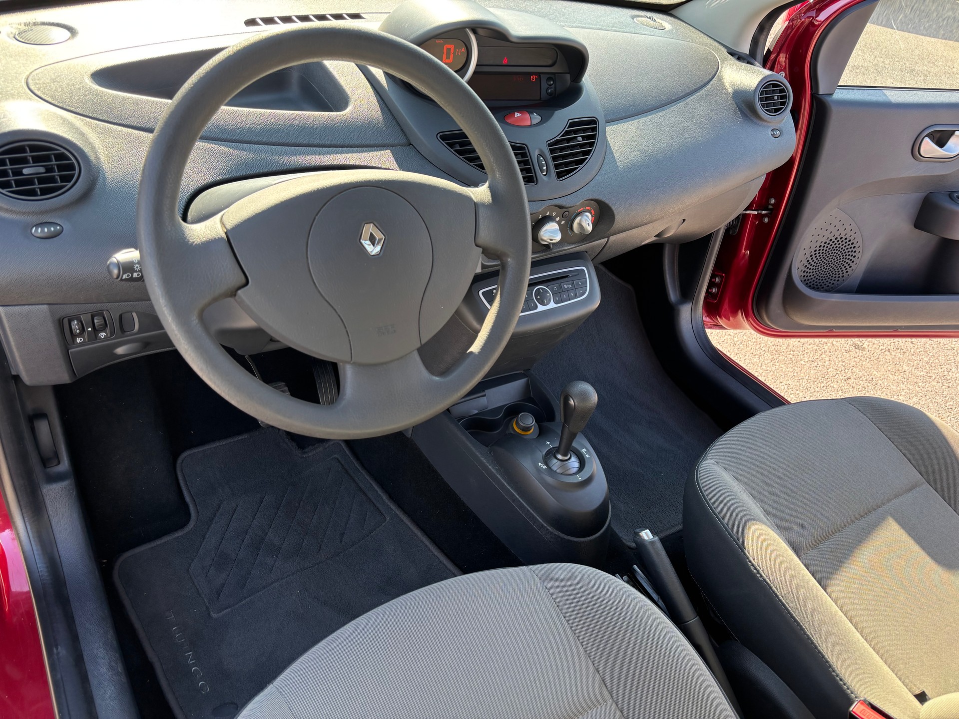 RENAULT Twingo 1.2 16V Expression Quickshift-image-9