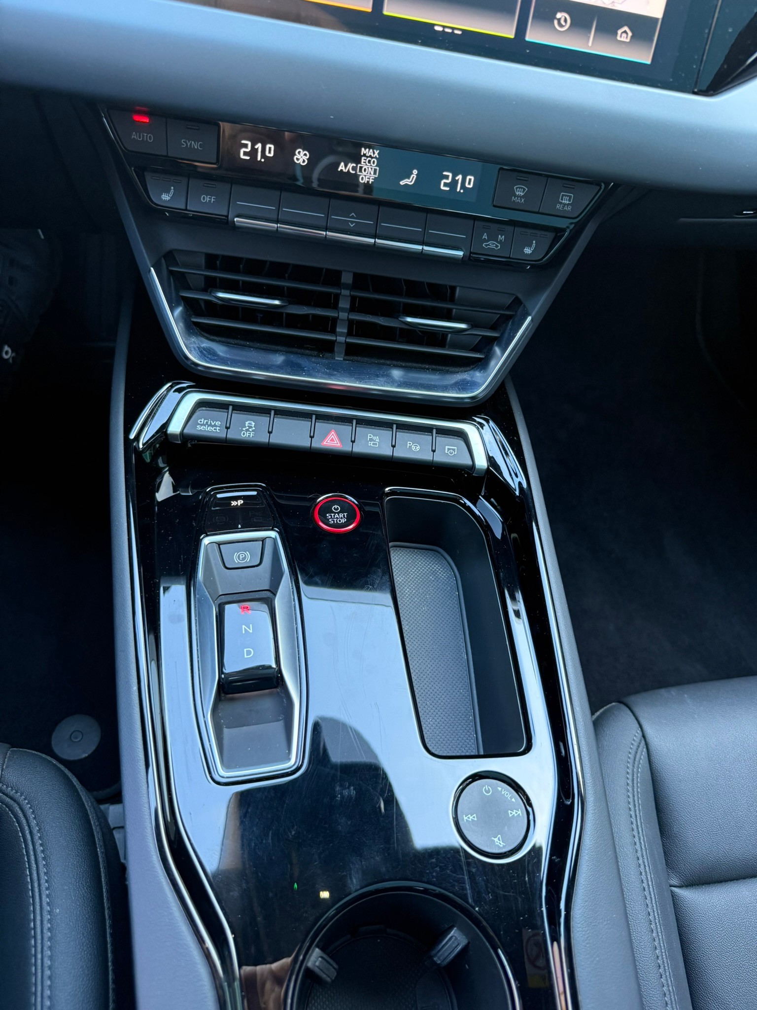 AUDI e-tron GT quattro, 8-fach bereift-image-19