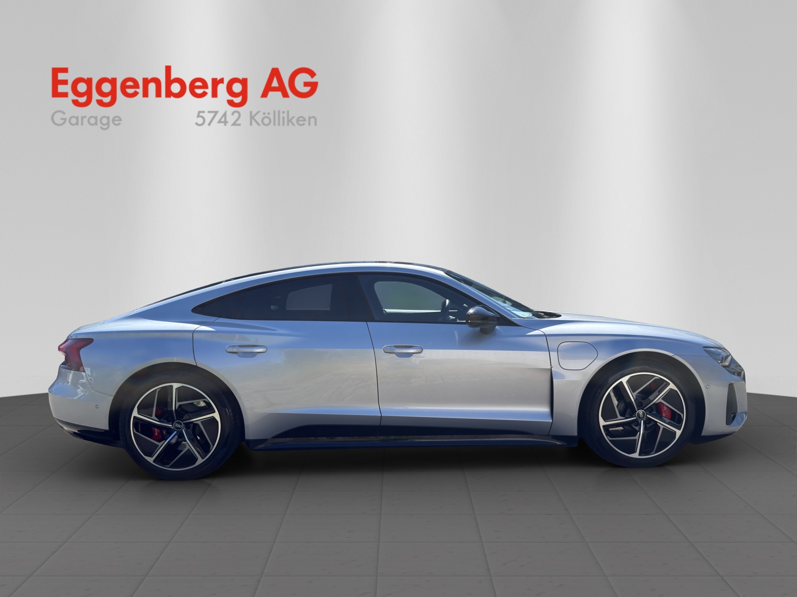 AUDI e-tron GT quattro, 8-fach bereift-image-5