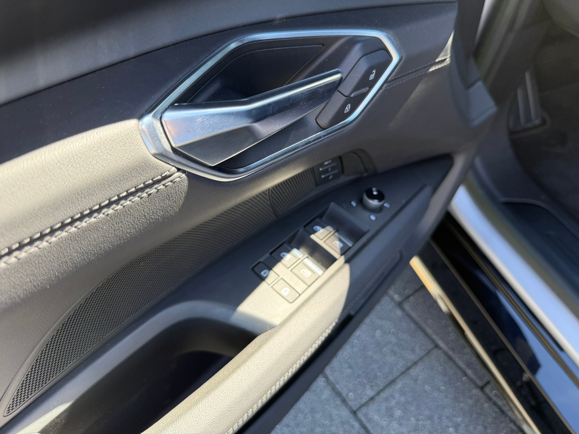 AUDI e-tron GT quattro, 8-fach bereift-image-13