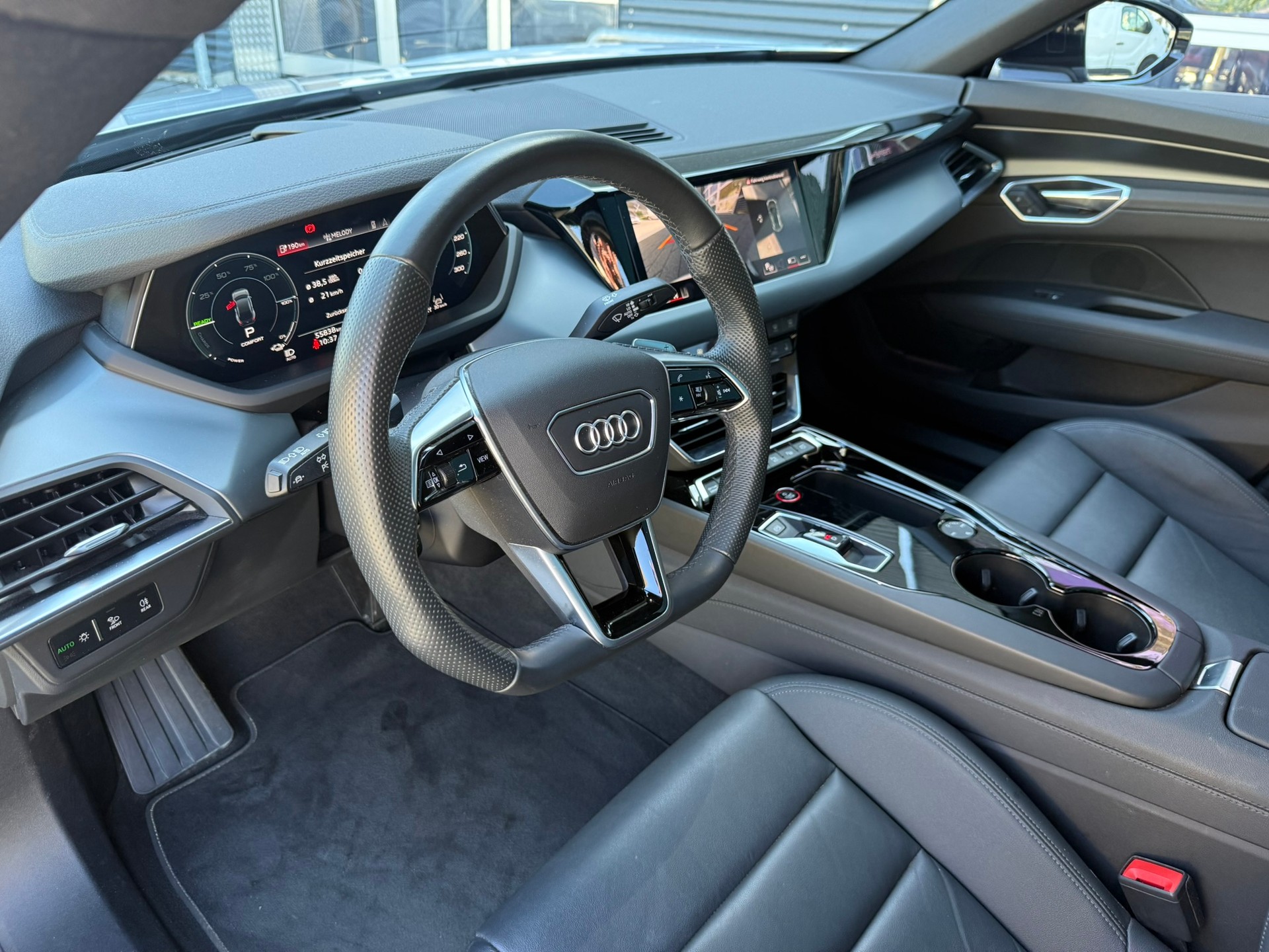 AUDI e-tron GT quattro, 8-fach bereift-image-11