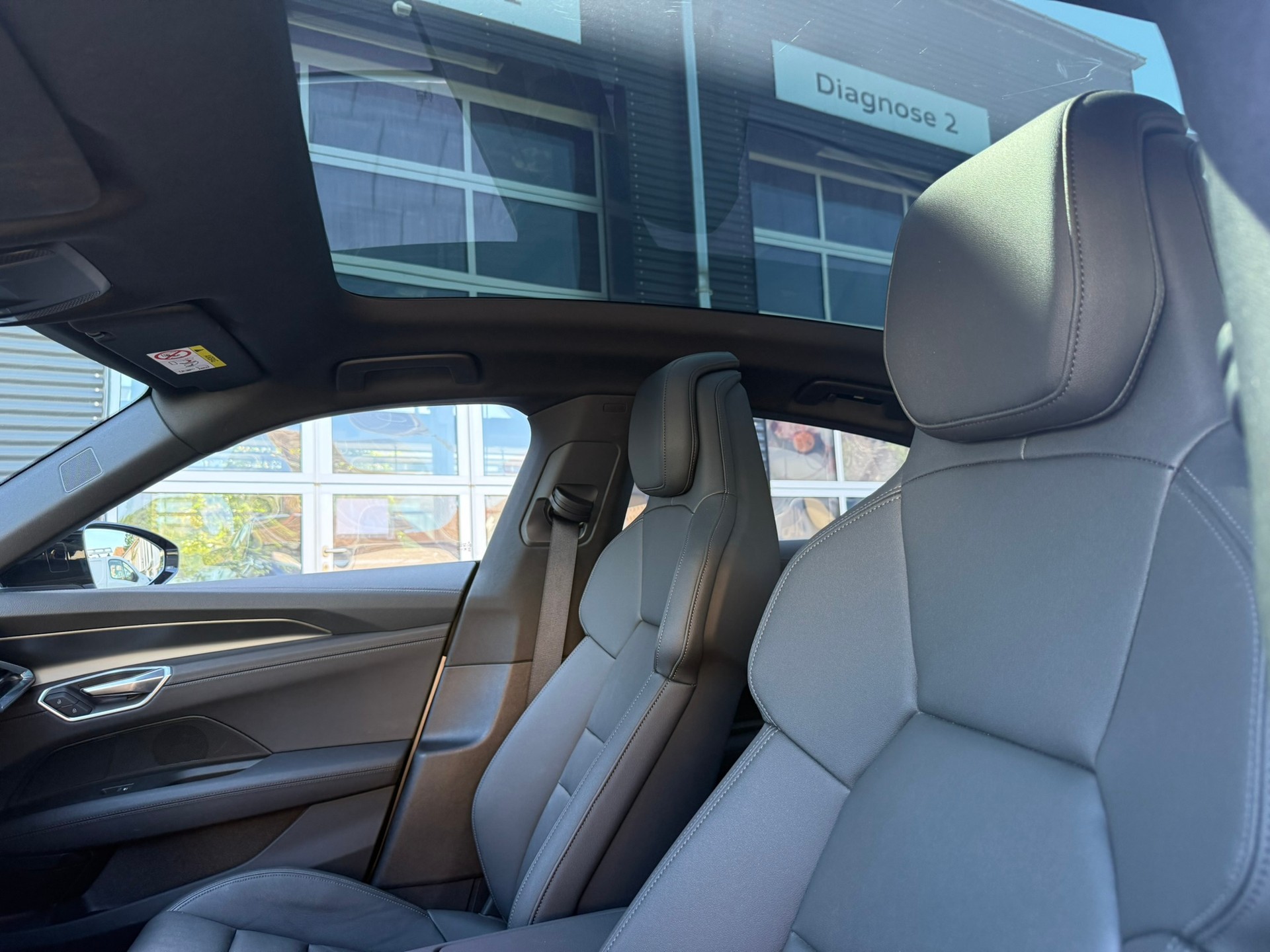 AUDI e-tron GT quattro, 8-fach bereift-image-12