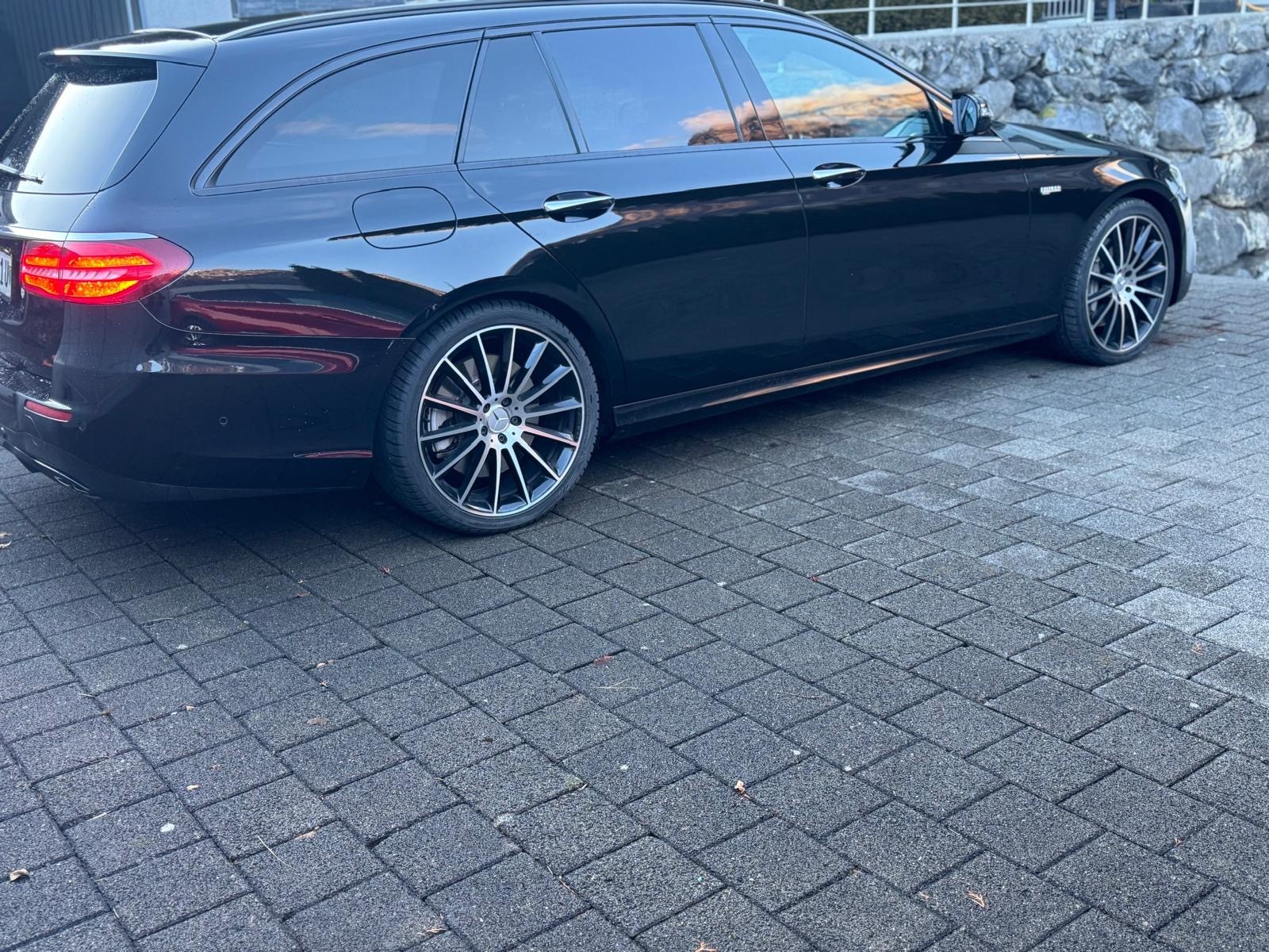 MERCEDES-BENZ E 43 AMG 4 Matic 9G-Tronic-image-3