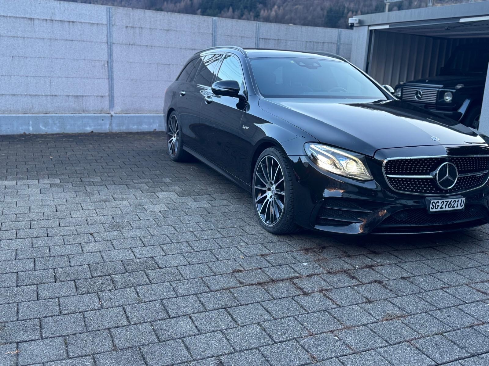 MERCEDES-BENZ E 43 AMG 4 Matic 9G-Tronic-image-2