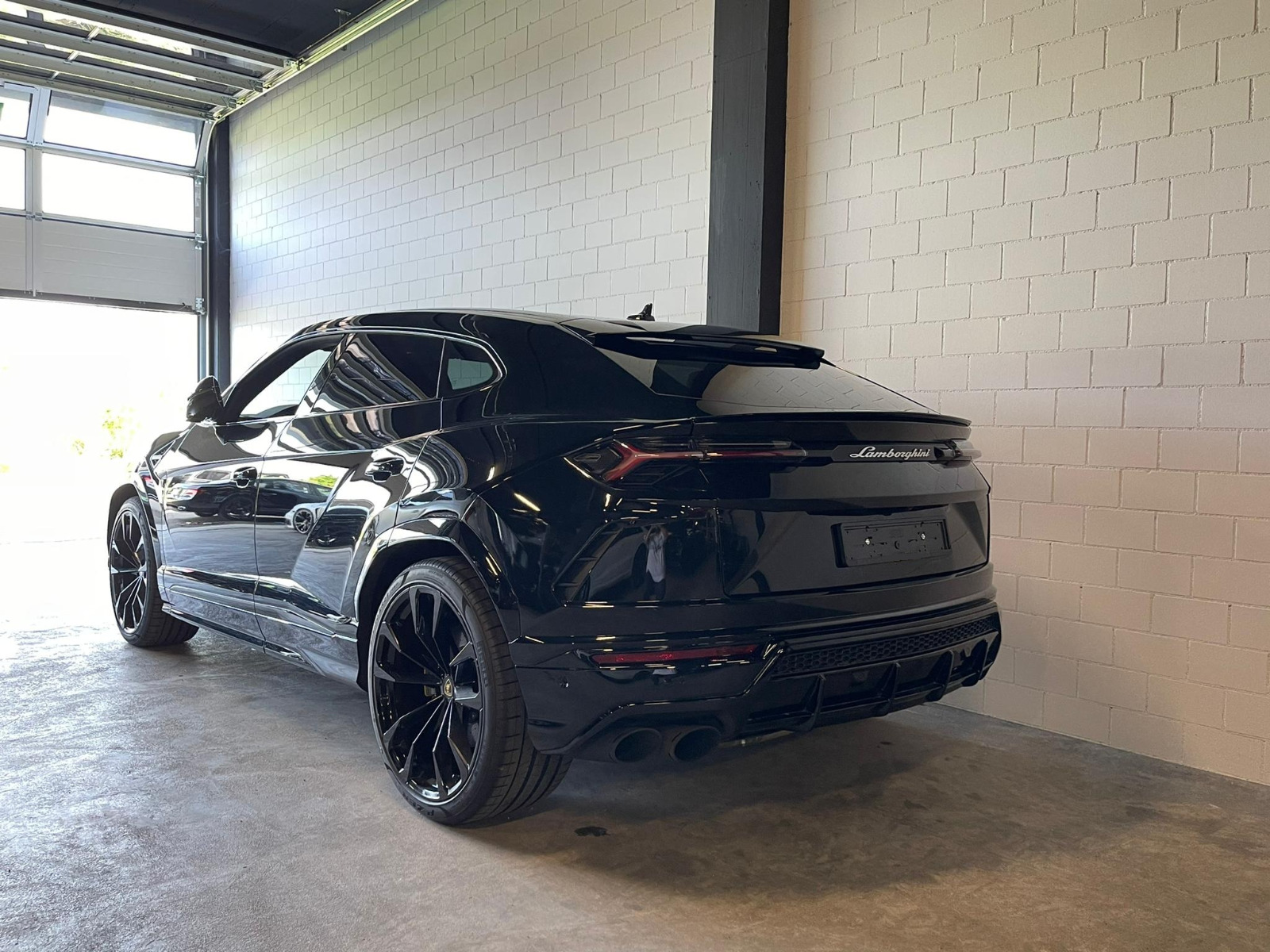 LAMBORGHINI Urus E-Gear Vollausstattung-showroom-element-2