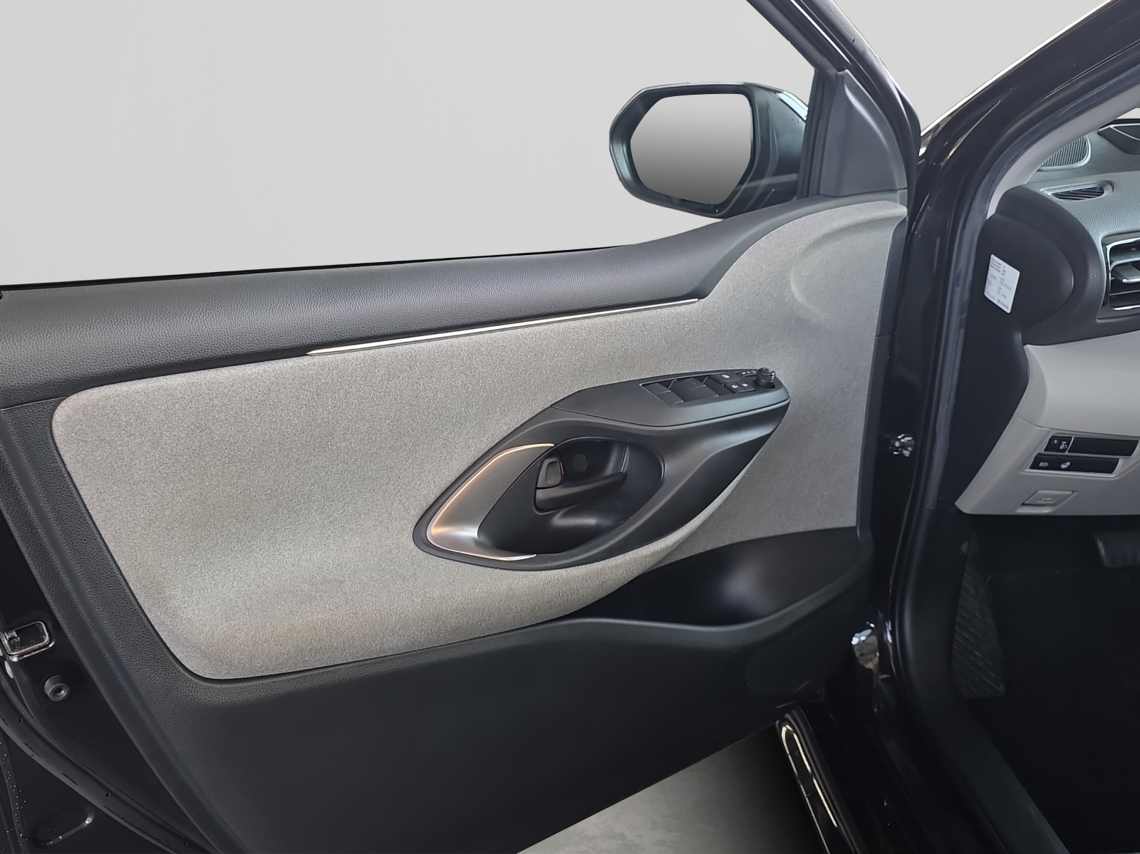 TOYOTA Yaris 1.5 VVT-i HSD Premium-image-10