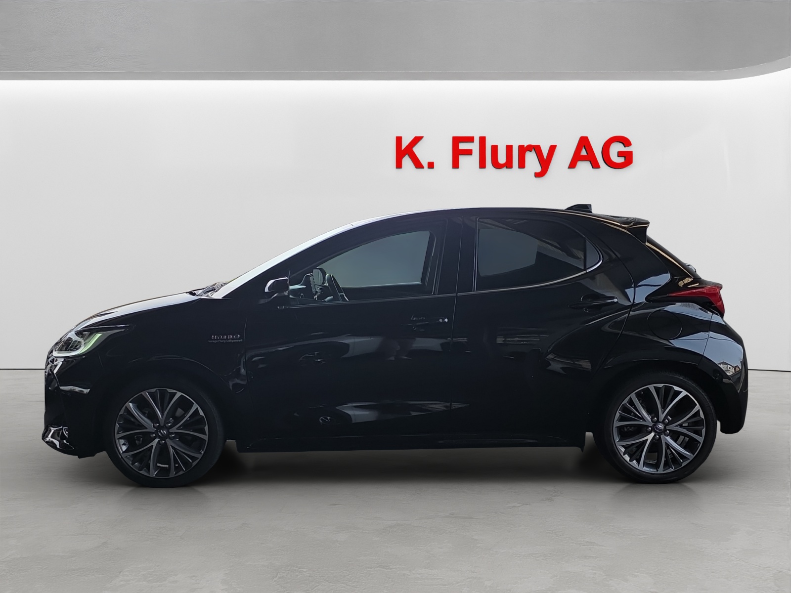 TOYOTA Yaris 1.5 VVT-i HSD Premium-image-1