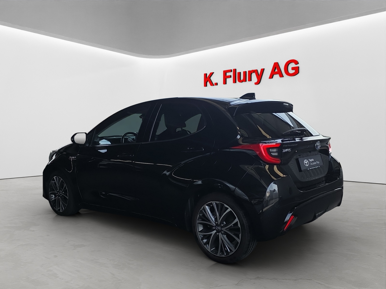 TOYOTA Yaris 1.5 VVT-i HSD Premium-image-2