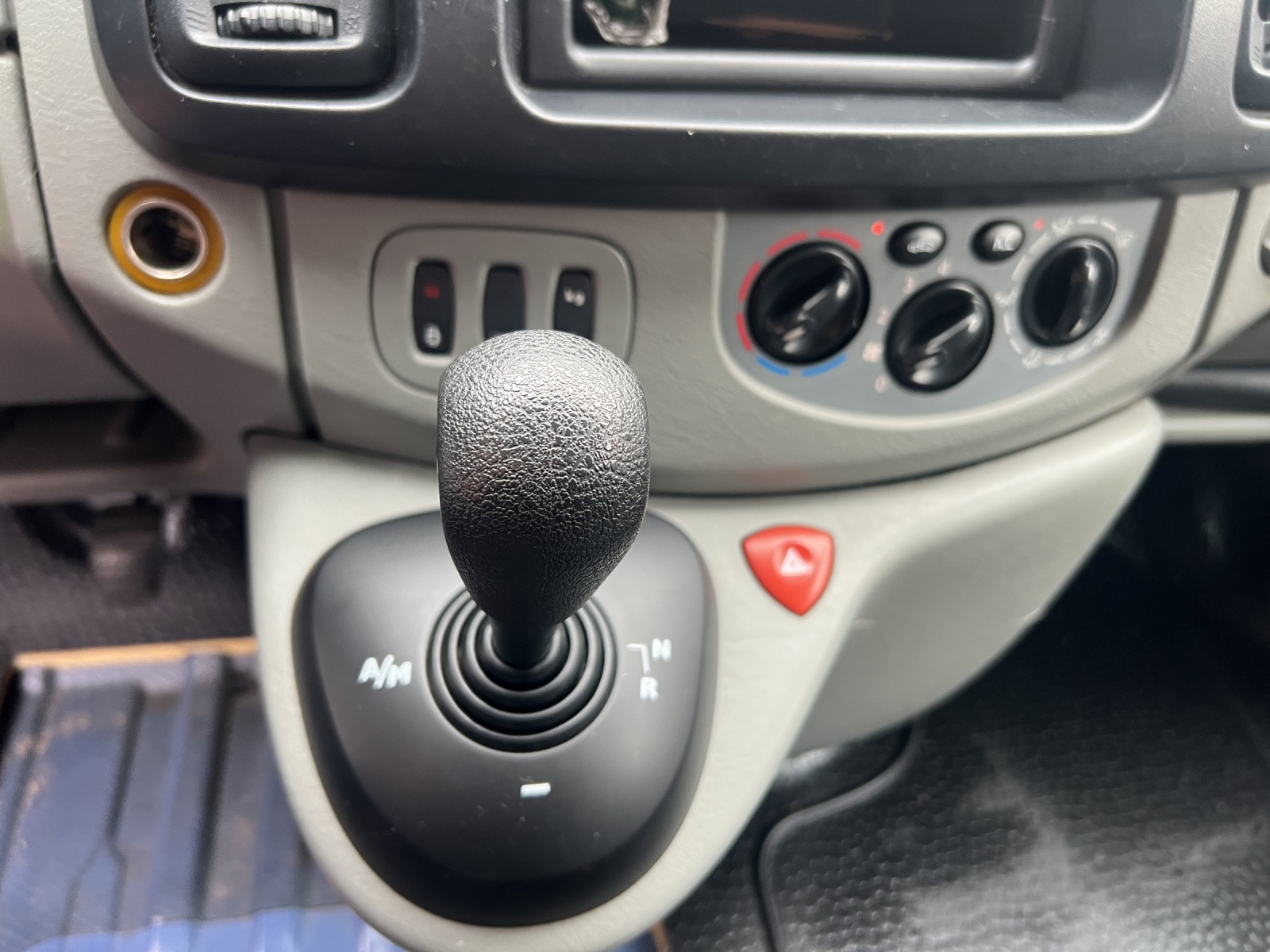 OPEL Vivaro 2.5 CDTI 2.7t L1H1-image-13