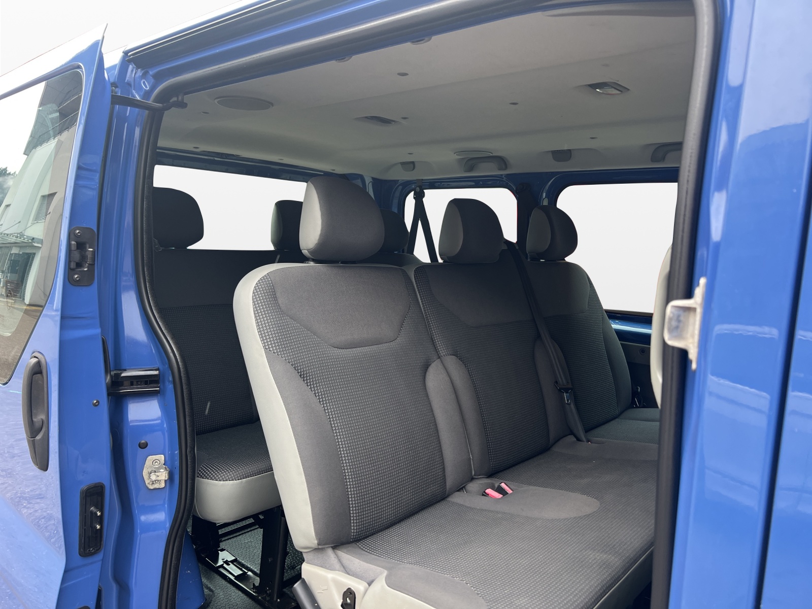OPEL Vivaro 2.5 CDTI 2.7t L1H1-image-18