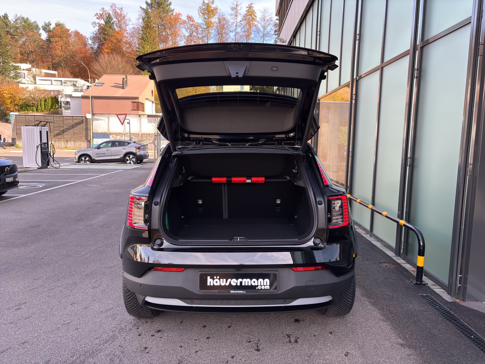 VOLVO EX30 CC E60 Cross Country AWD Twin Performance-image-5