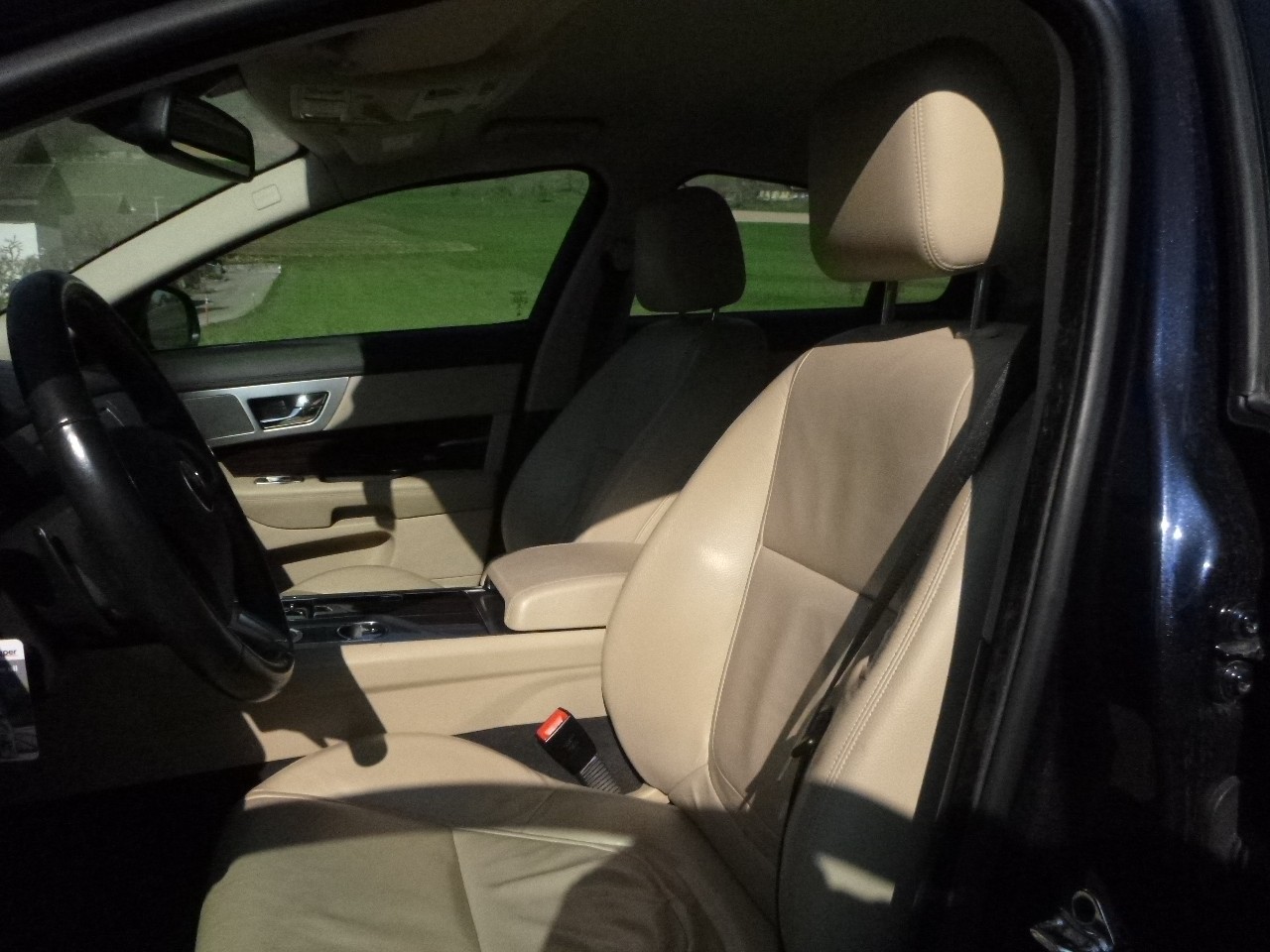 JAGUAR XF 3.0 V6 S/C Premium Luxury 4x4-image-15