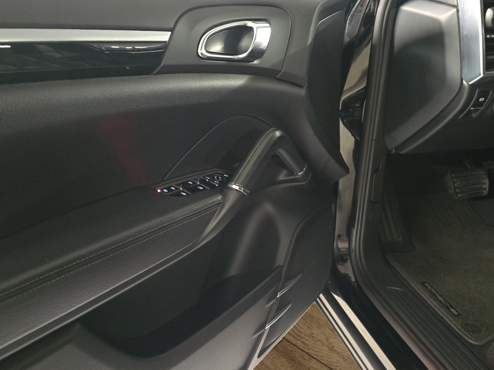 PORSCHE Cayenne Diesel-image-17