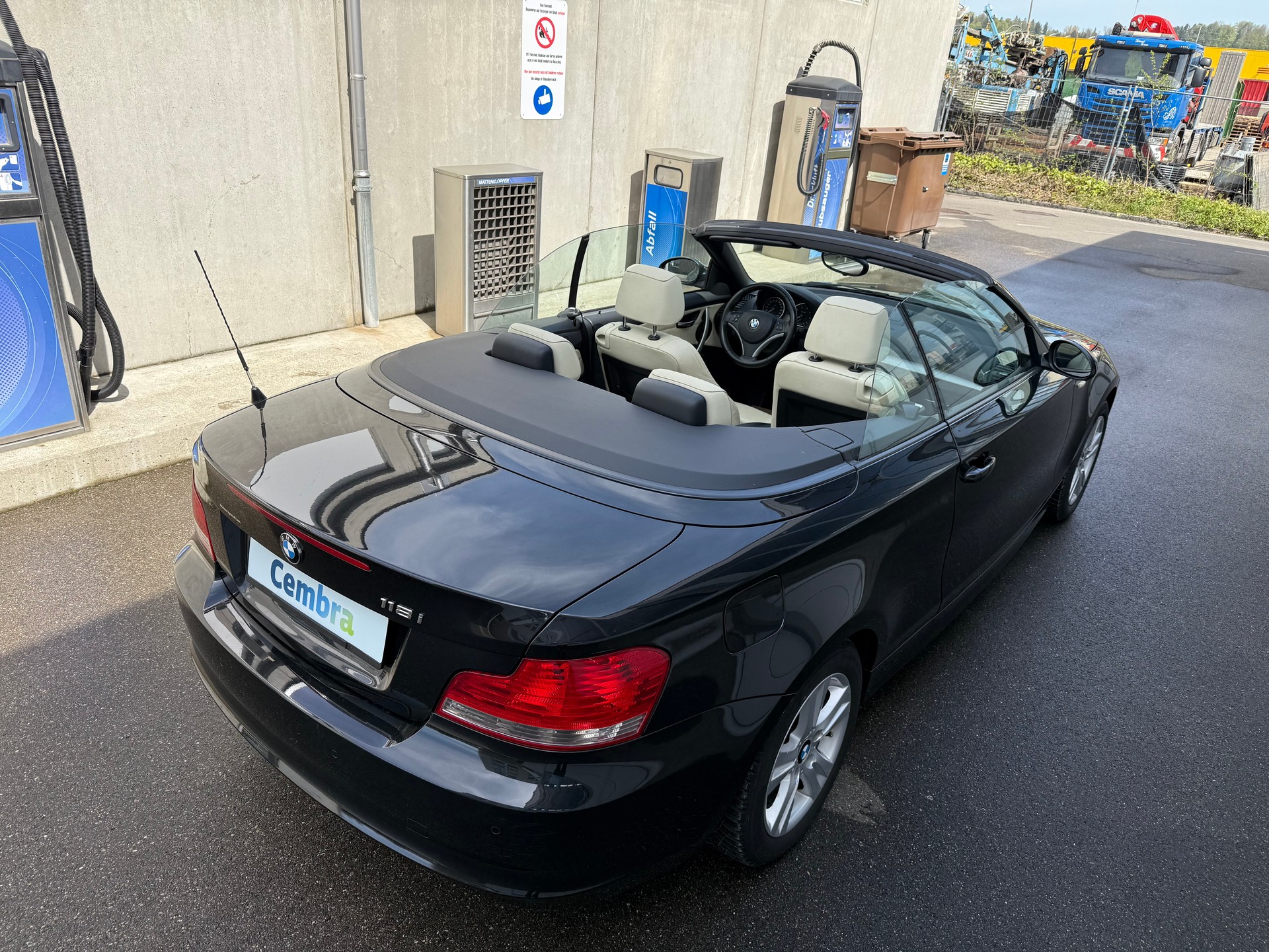 BMW 118i Cabrio Steptronic-image-3