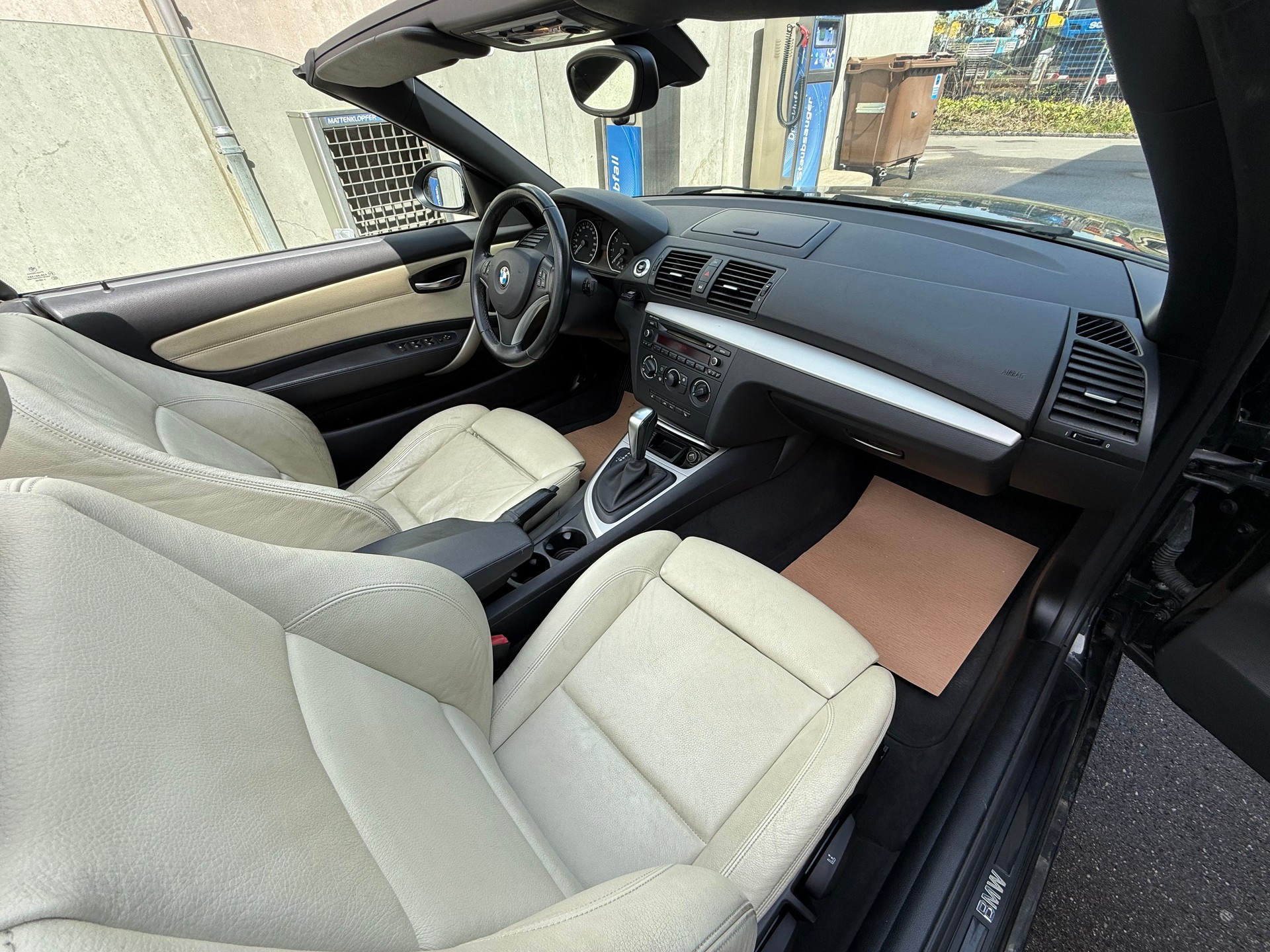 BMW 118i Cabrio Steptronic-image-15