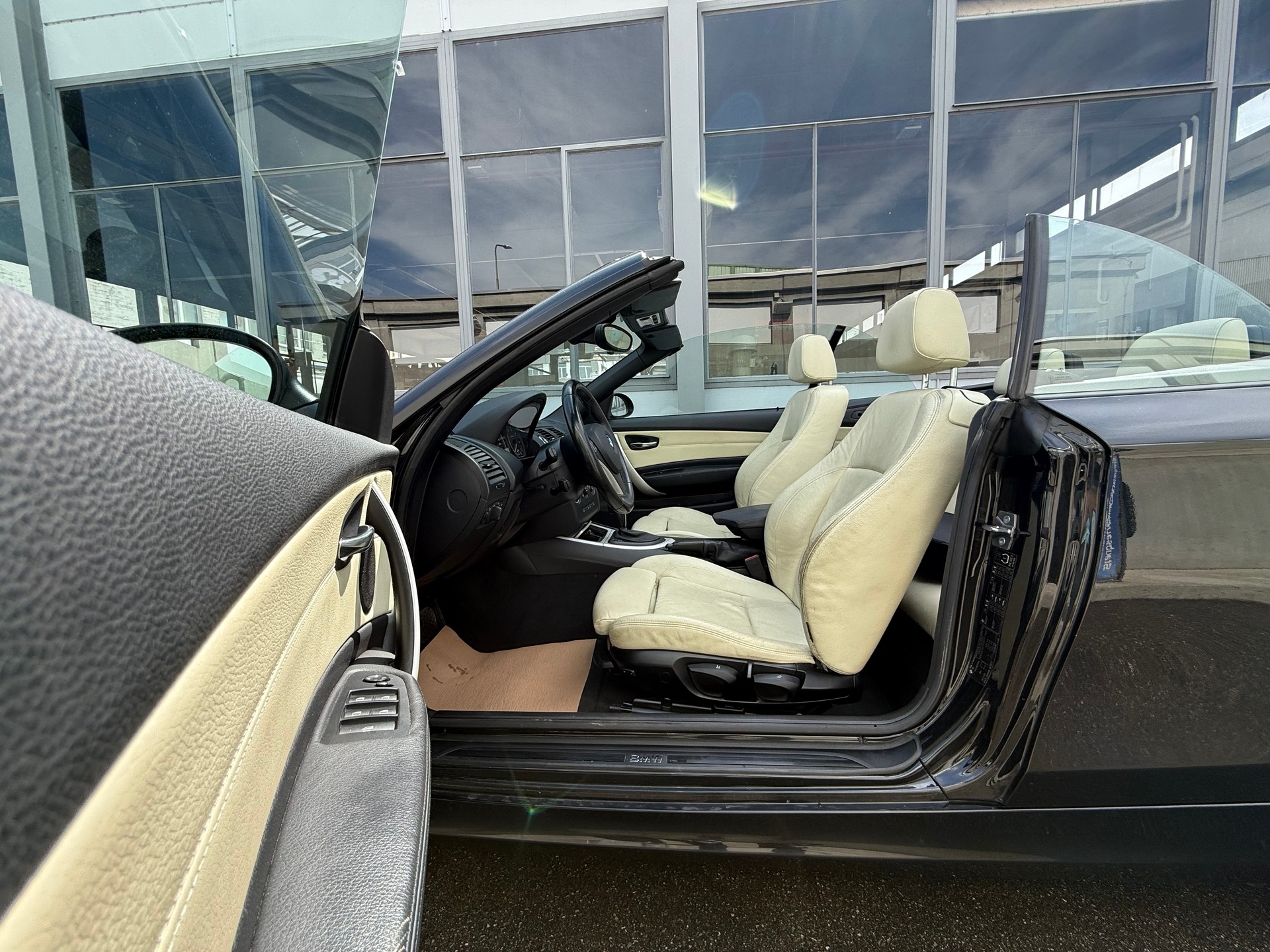 BMW 118i Cabrio Steptronic-image-7