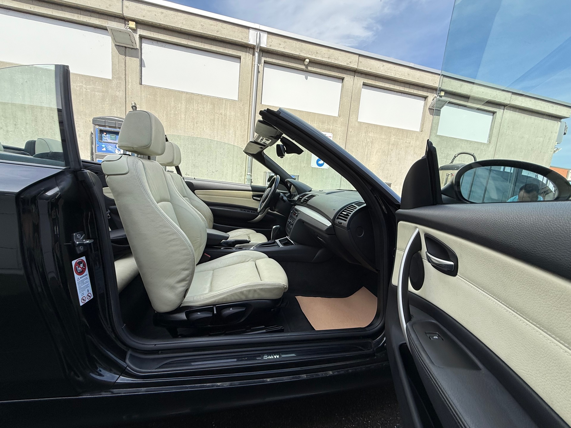 BMW 118i Cabrio Steptronic-image-12