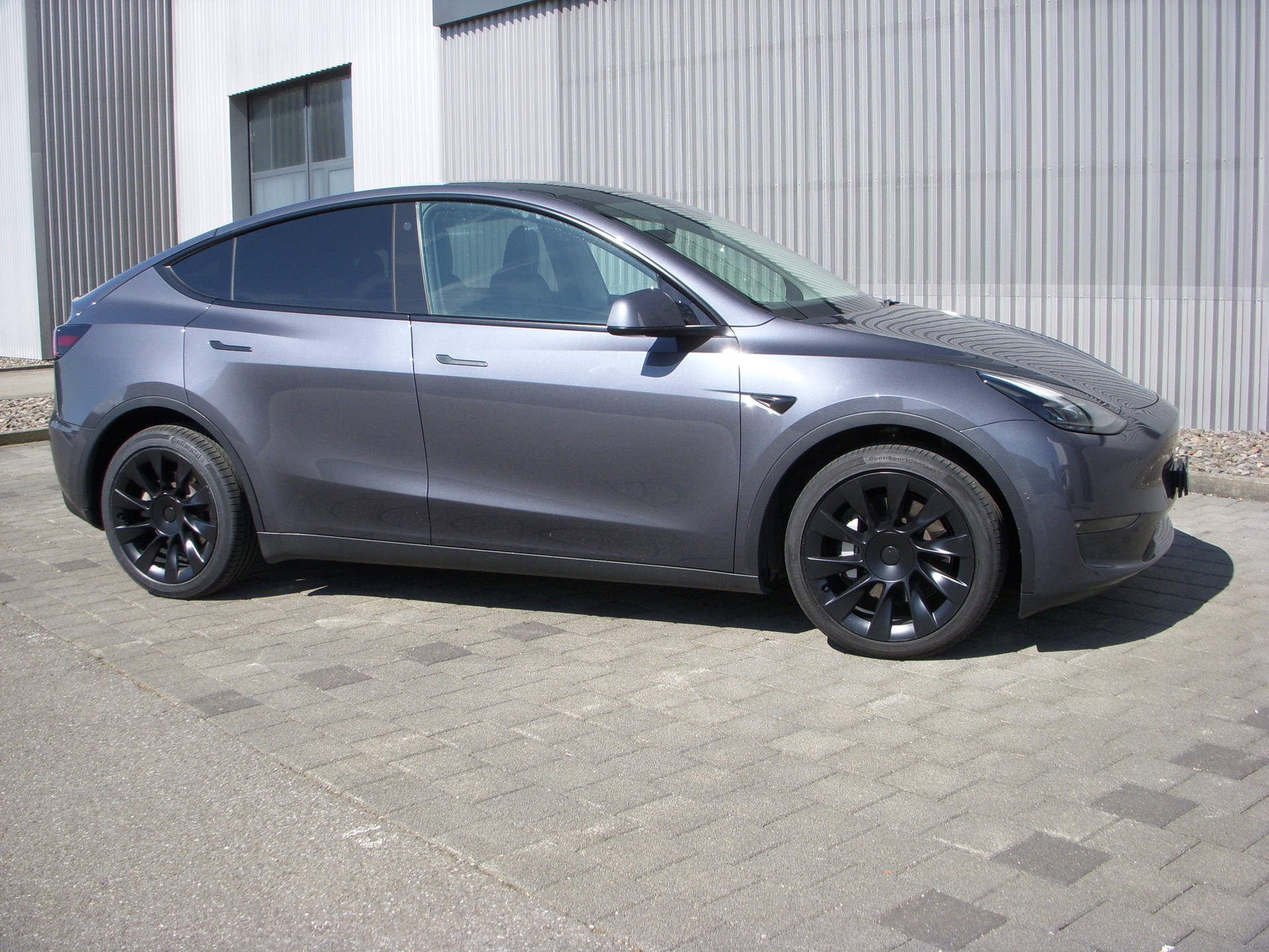 TESLA Model Y Long Range-image-5