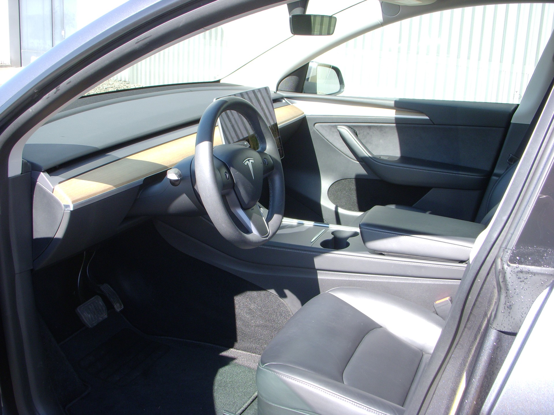 TESLA Model Y Long Range-image-7