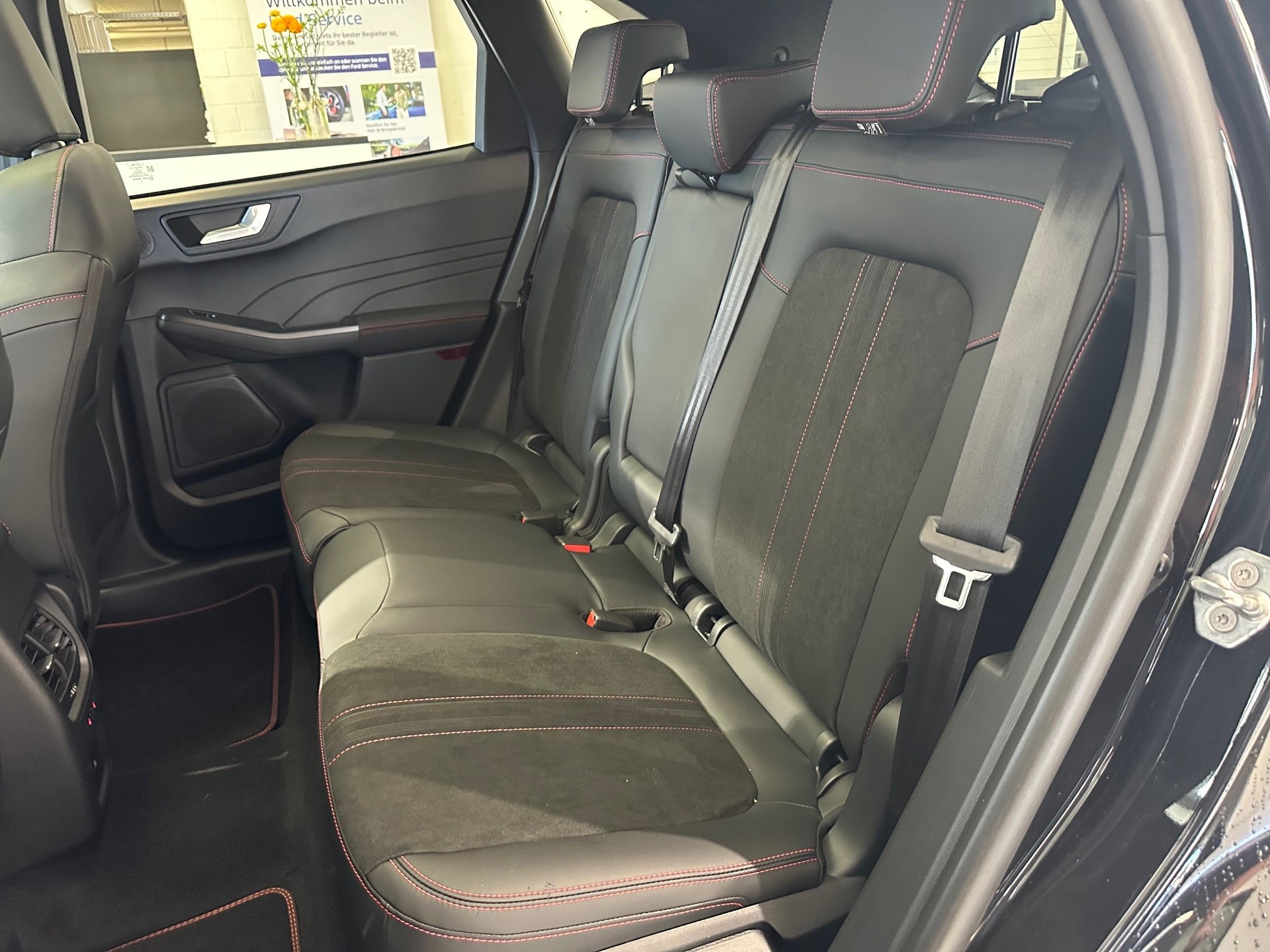 FORD Kuga 2.5 Hybrid ST-Line X 4x4-image-8
