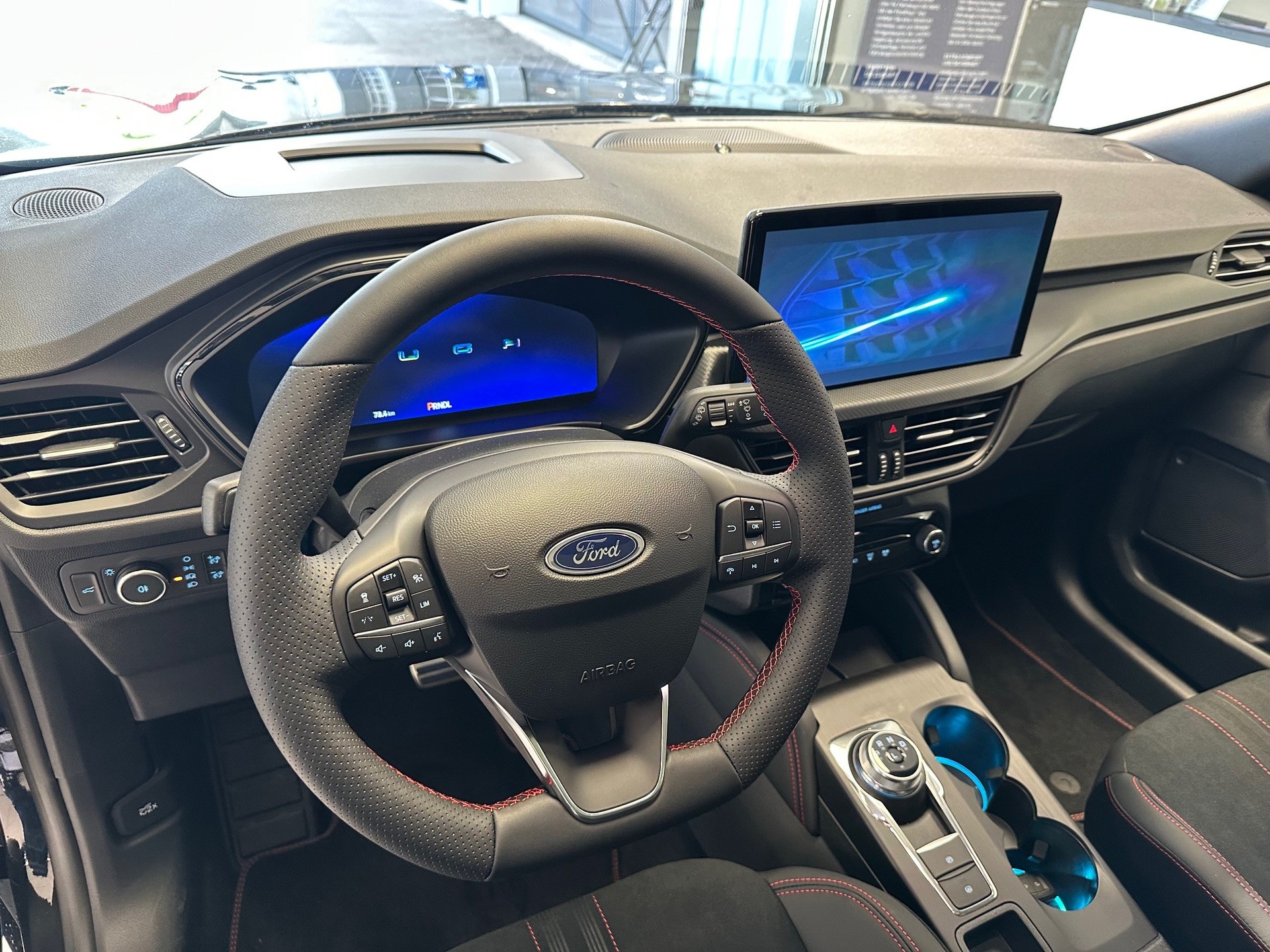 FORD Kuga 2.5 Hybrid ST-Line X 4x4-image-12